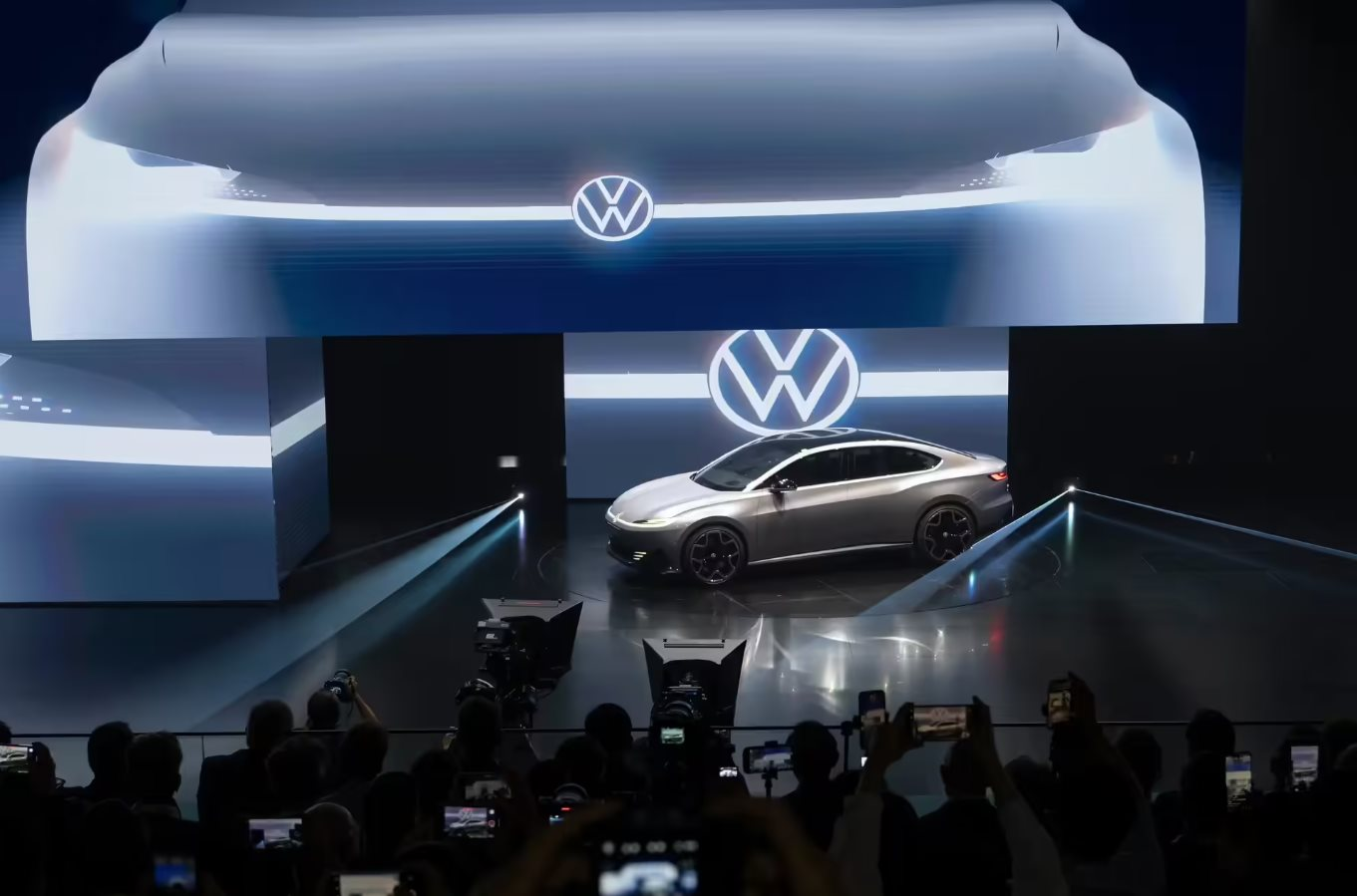 Ch&acirc;u &Acirc;u &ldquo;xuống nước&rdquo; trước Trung Quốc trong "cuộc chiến xe điện"- Ảnh 2.