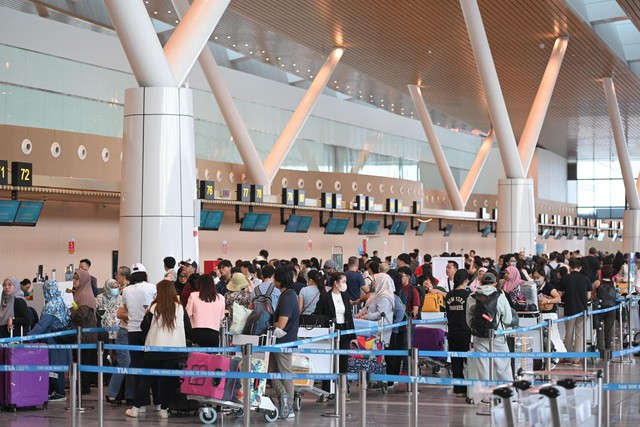 Xuất hiện đường bay ngắn kỷ lục tại Việt Nam, kh&aacute;ch vừa thắt d&acirc;y an to&agrave;n chưa kịp n&oacute;ng chỗ m&aacute;y bay đ&atilde; hạ c&aacute;nh- Ảnh 1.