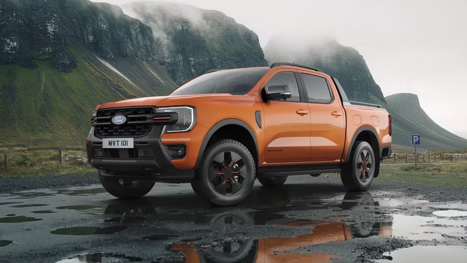 Ford Ranger nay c&oacute; l&aacute;i rảnh tay, cảnh b&aacute;o trộm rơ mo&oacute;c k&eacute;o sau nhưng xe ở Việt Nam kh&oacute; được trang bị sớm- Ảnh 3.