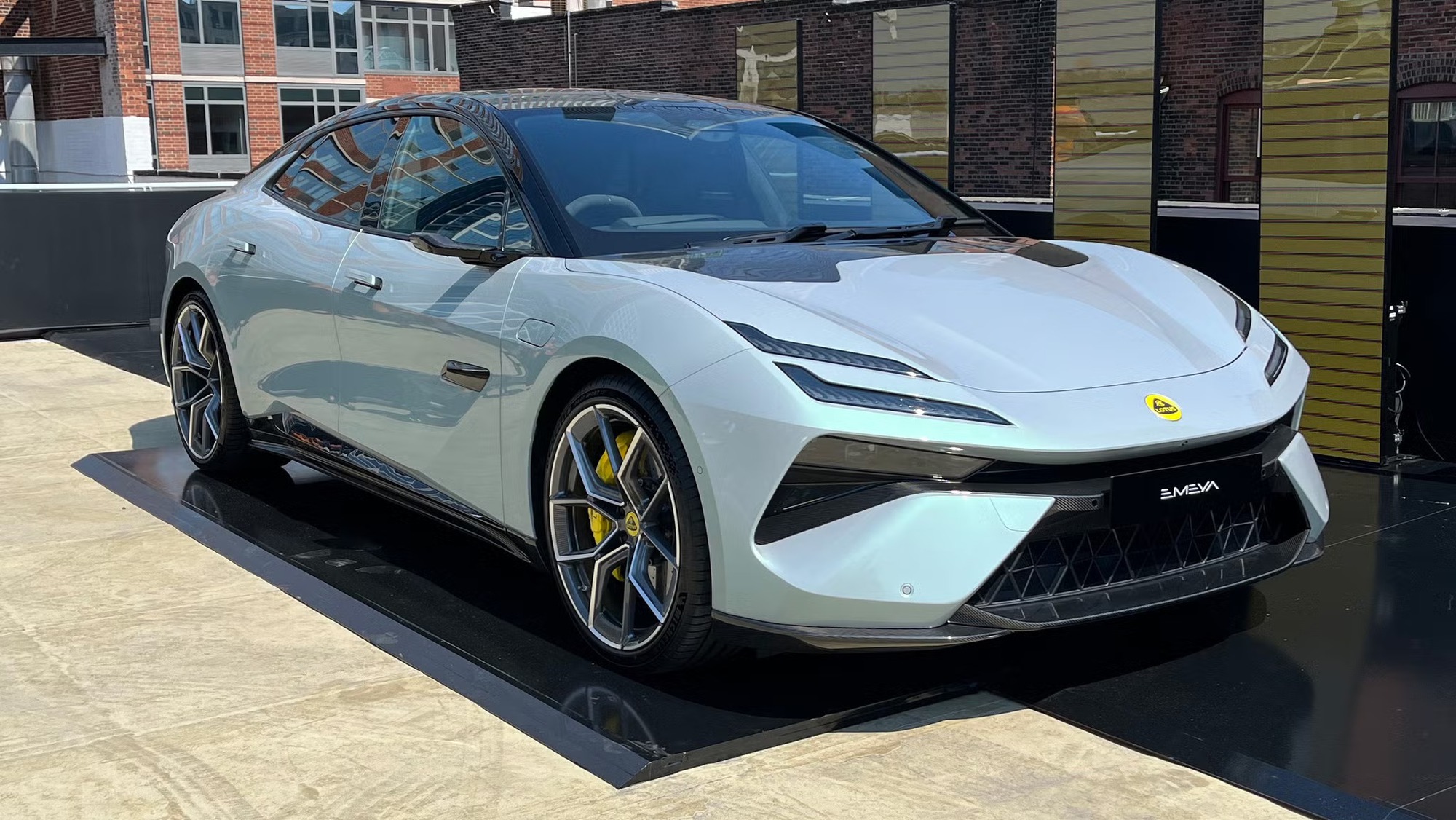 Lotus chốt ra mắt Việt Nam đầu năm nay: 3 mẫu dễ về nằm ở 3 phân khúc có thể cạnh tranh cả Porsche- Ảnh 7.