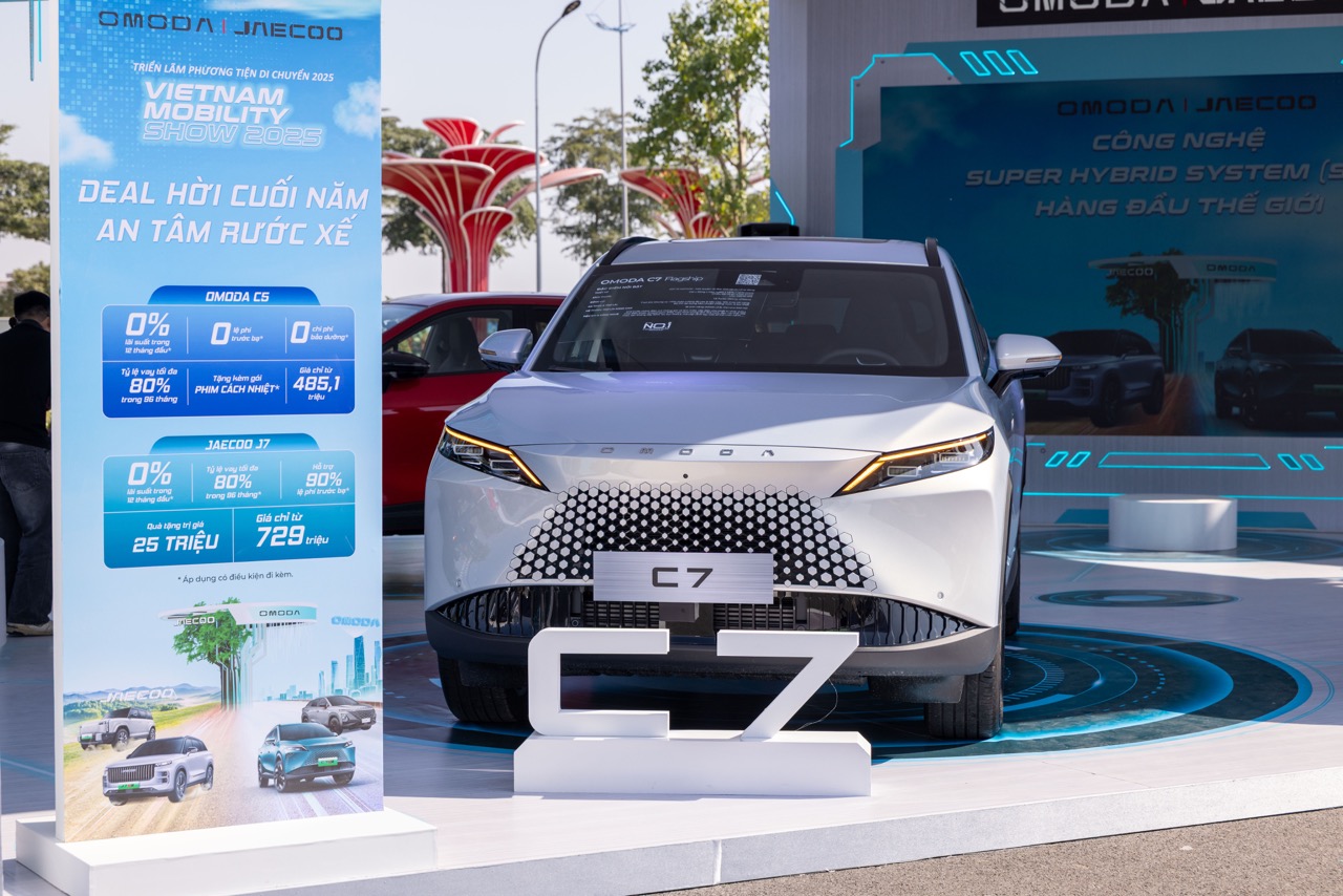 Omoda C7 ch&iacute;nh thức nhận cọc tại Việt Nam: Gi&aacute; dự kiến từ 839 triệu đồng, quyết đấu Mazda CX-5 bằng cấu h&igrave;nh PHEV v&agrave; bảo h&agrave;nh 1 triệu km- Ảnh 2.