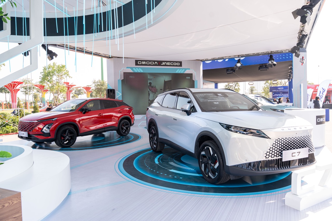 Omoda C7 ch&iacute;nh thức nhận cọc tại Việt Nam: Gi&aacute; dự kiến từ 839 triệu đồng, quyết đấu Mazda CX-5 bằng cấu h&igrave;nh PHEV v&agrave; bảo h&agrave;nh 1 triệu km- Ảnh 8.