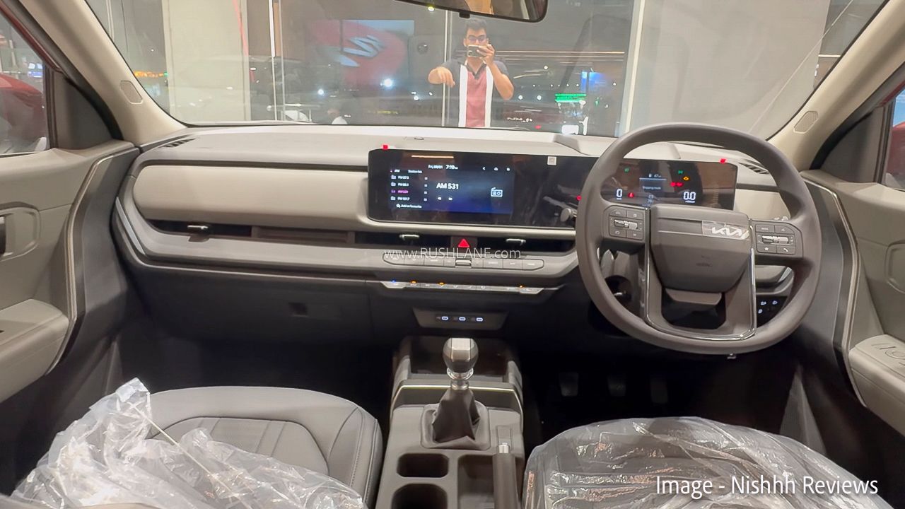 Kia Seltos 2026 thêm bản ‘cận base’ ở thị trường châu Á này: Giá quy đổi chỉ hơn 350 triệu đồng, đủ 2 màn lớn, đèn LED xịn sò- Ảnh 2.