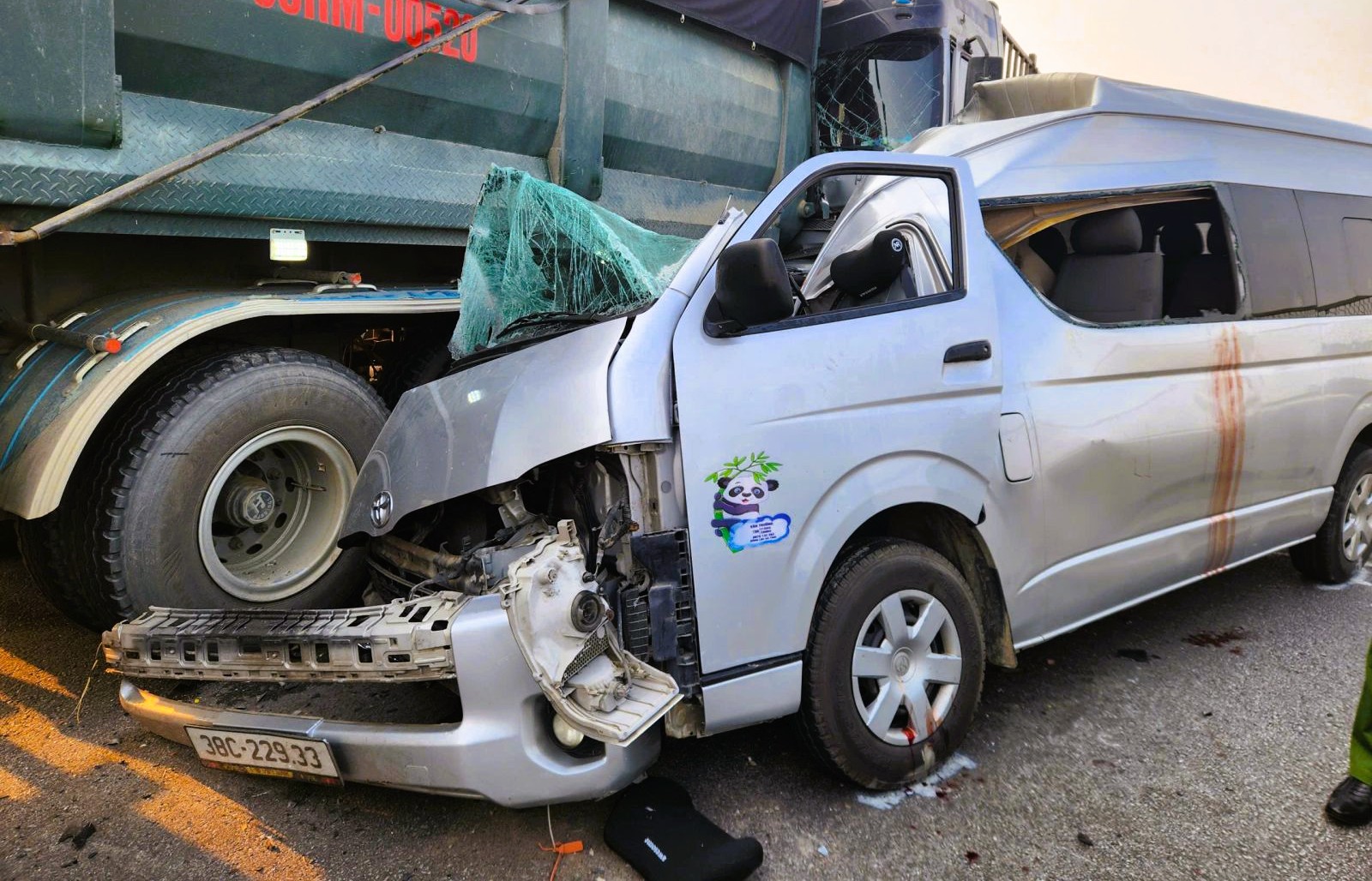 Khởi tố vụ tai nạn thảm khốc trên cao tốc khiến 4 người chết, 5 người bị thương- Ảnh 1.