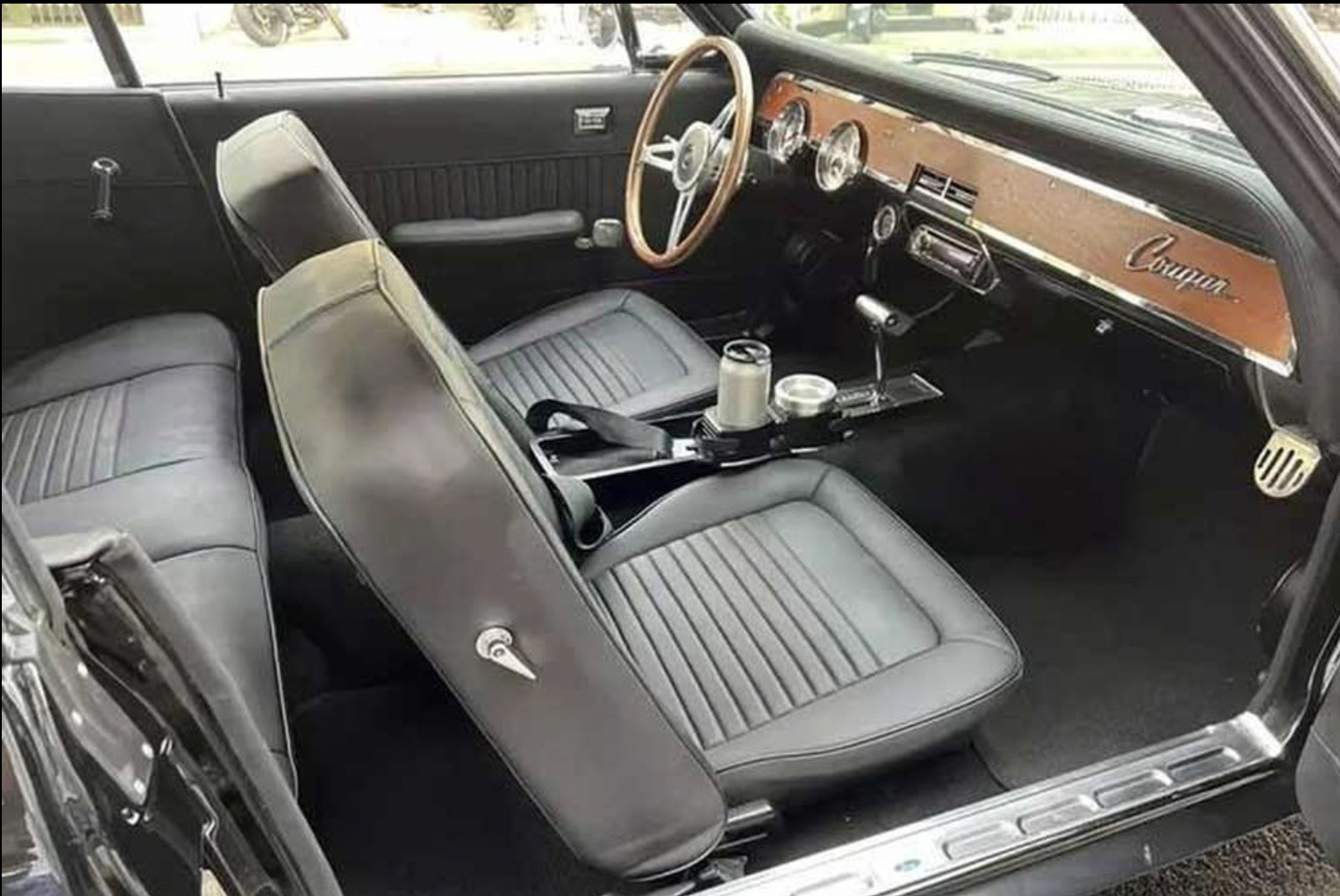 &Ocirc;ng Đặng L&ecirc; Nguy&ecirc;n Vũ cầm l&aacute;i &lsquo;h&agrave;ng hiếm&rsquo; Mercury Cougar 1968 xuống phố: Gần 60 năm tuổi vẫn chạy bốc, mảnh gh&eacute;p mới trong bộ sưu tập 4.000 tỷ đồng- Ảnh 5.