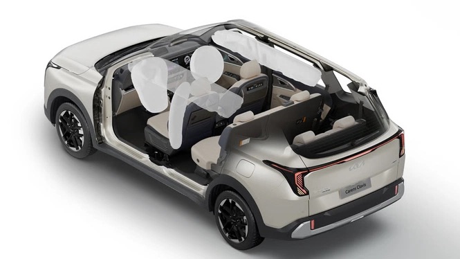 Kia Carens th&ecirc;m bản mới: Gi&aacute; 'mềm' nhưng vẫn c&oacute; cửa sổ trời, điều h&ograve;a tự động, g&acirc;y &aacute;p lực cực lớn l&ecirc;n Xpander- Ảnh 4.