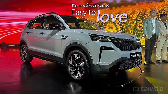 Ảnh thực tế Skoda Kushaq 2026 vừa ra mắt: Cụm đ&egrave;n LED mới bắt mắt, th&ecirc;m cửa sổ trời to&agrave;n cảnh v&agrave; nhiều tiện &iacute;ch mới đấu Xforce, Yaris Cross- Ảnh 1.