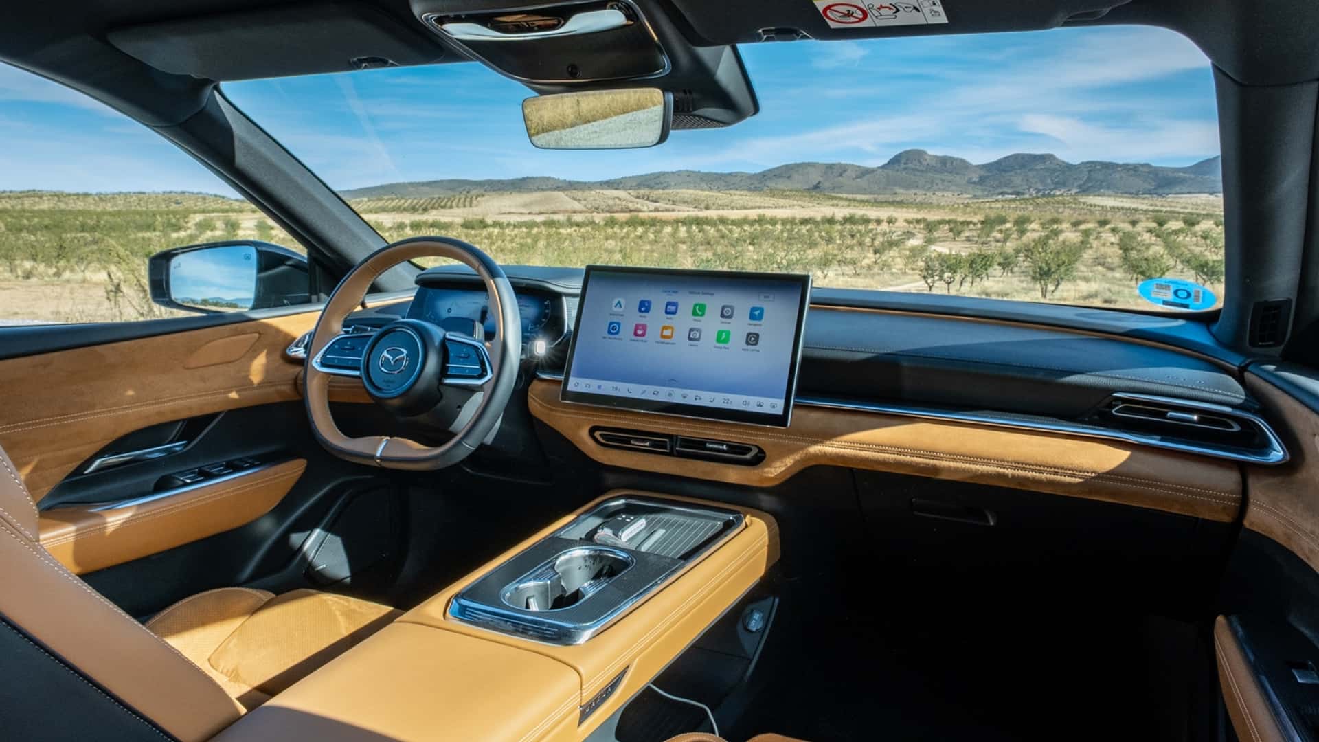 Mazda6 bị "khai tử" tại Việt Nam nhưng hậu duệ bản điện n&agrave;y lại cực đắt h&agrave;ng, l&ocirc;i k&eacute;o kh&aacute;ch của cả h&atilde;ng top thế giới- Ảnh 4.