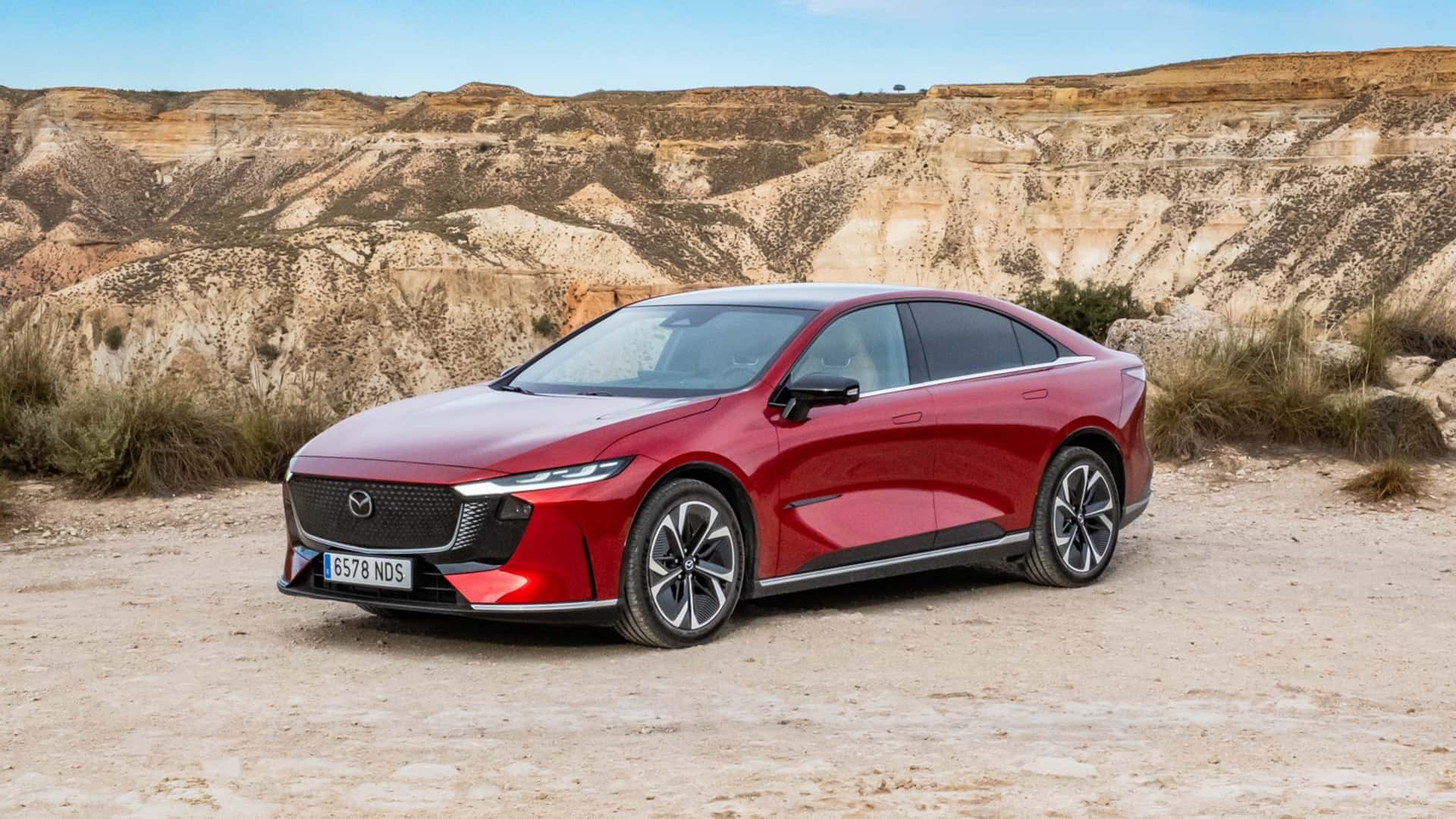 Mazda6 bị "khai tử" tại Việt Nam nhưng hậu duệ bản điện n&agrave;y lại cực đắt h&agrave;ng, l&ocirc;i k&eacute;o kh&aacute;ch của cả h&atilde;ng top thế giới- Ảnh 1.