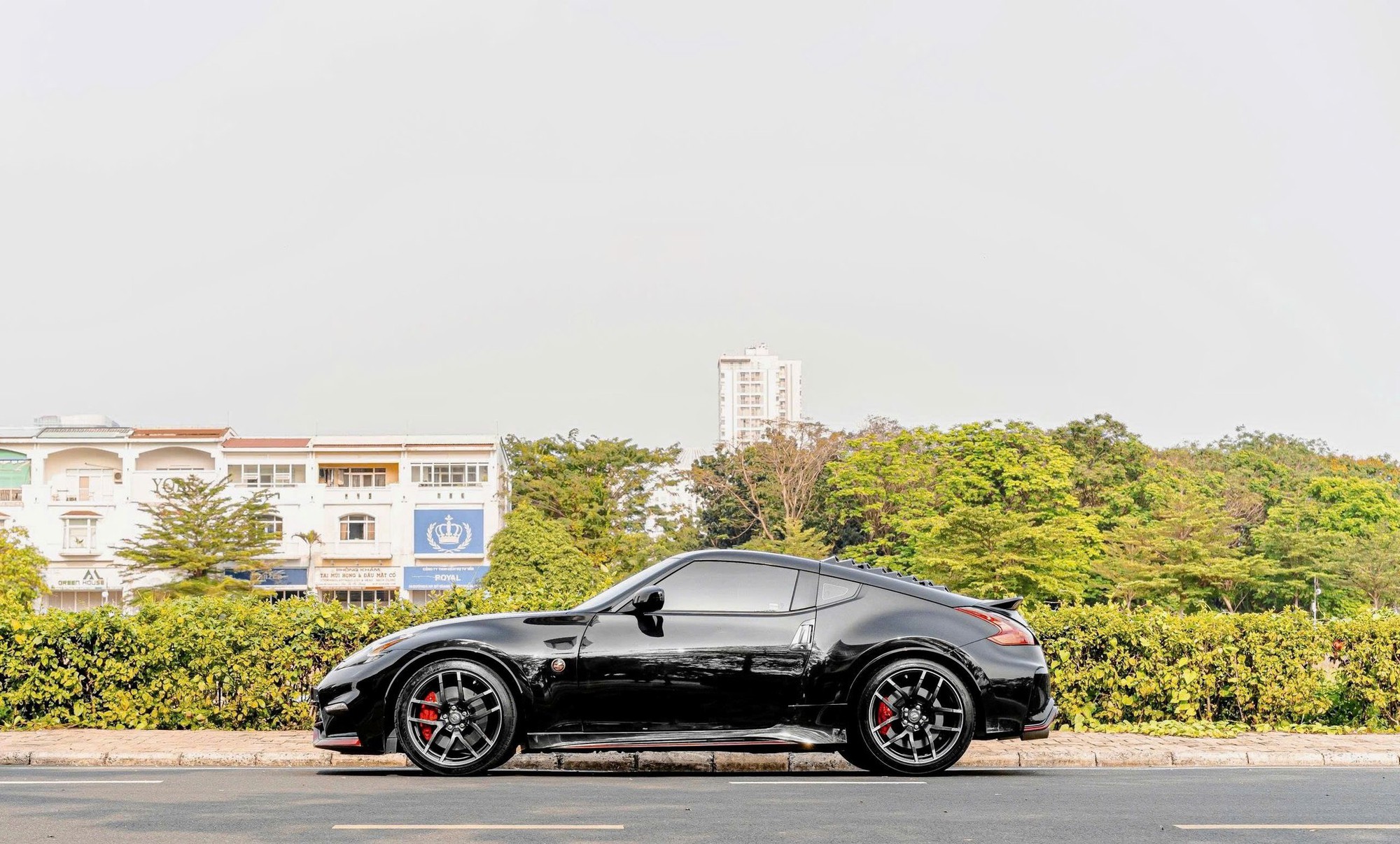 Nissan 370Z Nismo số s&agrave;n duy nhất Việt Nam rao 3,7 tỷ đồng: Đắt hơn RX 350 bản 'base' mua mới, b&ugrave; lại 'xe gần như mới' cho người th&iacute;ch sưu tầm- Ảnh 6.