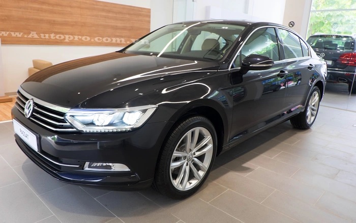 Khắc nghiệt 'đào thải' sedan cỡ D ở Việt Nam: Chưa đầy 10 năm, 7 xe bị khai tử, Toyota Camry trước cơ hội độc tôn trong phân khúc- Ảnh 5. Khắc nghiệt 'đào thải' sedan cỡ D ở Việt Nam: Chưa đầy 10 năm, 7 xe bị khai tử, Toyota Camry trước cơ hội độc tôn trong phân khúc- Ảnh 5.