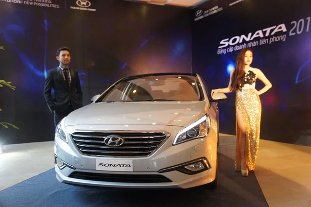 Khắc nghiệt 'đào thải' sedan cỡ D ở Việt Nam: Chưa đầy 10 năm, 7 xe bị khai tử, Toyota Camry trước cơ hội độc tôn trong phân khúc- Ảnh 2. Khắc nghiệt 'đào thải' sedan cỡ D ở Việt Nam: Chưa đầy 10 năm, 7 xe bị khai tử, Toyota Camry trước cơ hội độc tôn trong phân khúc- Ảnh 2.