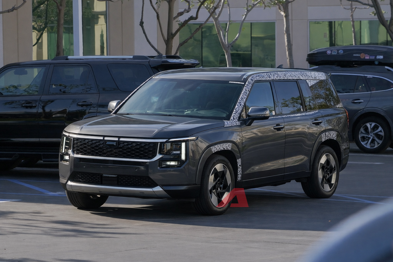 Hyundai Santa Fe facelift bốc ch&aacute;y khi đang chạy thử tại H&agrave;n Quốc: D&acirc;n t&igrave;nh đồn đo&aacute;n do tuỳ chọn động cơ mới, vốn kh&oacute; về Việt Nam- Ảnh 5.