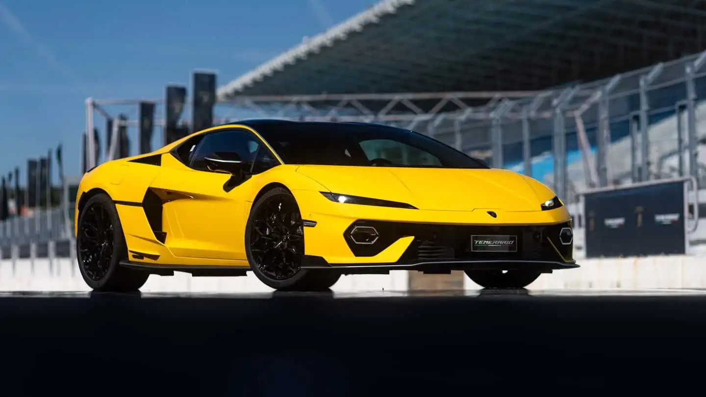 Ai bảo xe đắt kh&oacute; b&aacute;n ra đ&acirc;y: Lamborghini b&aacute;n kỷ lục 10.747 chiếc, chốt 30 xe/ng&agrave;y!- Ảnh 3.