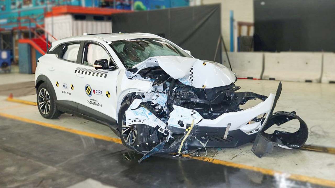 VinFast VF 6, VF 7 bị đ&acirc;m th&igrave; xe biến dạng thế n&agrave;o, người trong xe sống, chết ra sao - Video n&agrave;y c&oacute; thể l&agrave; c&acirc;u trả lời- Ảnh 9.