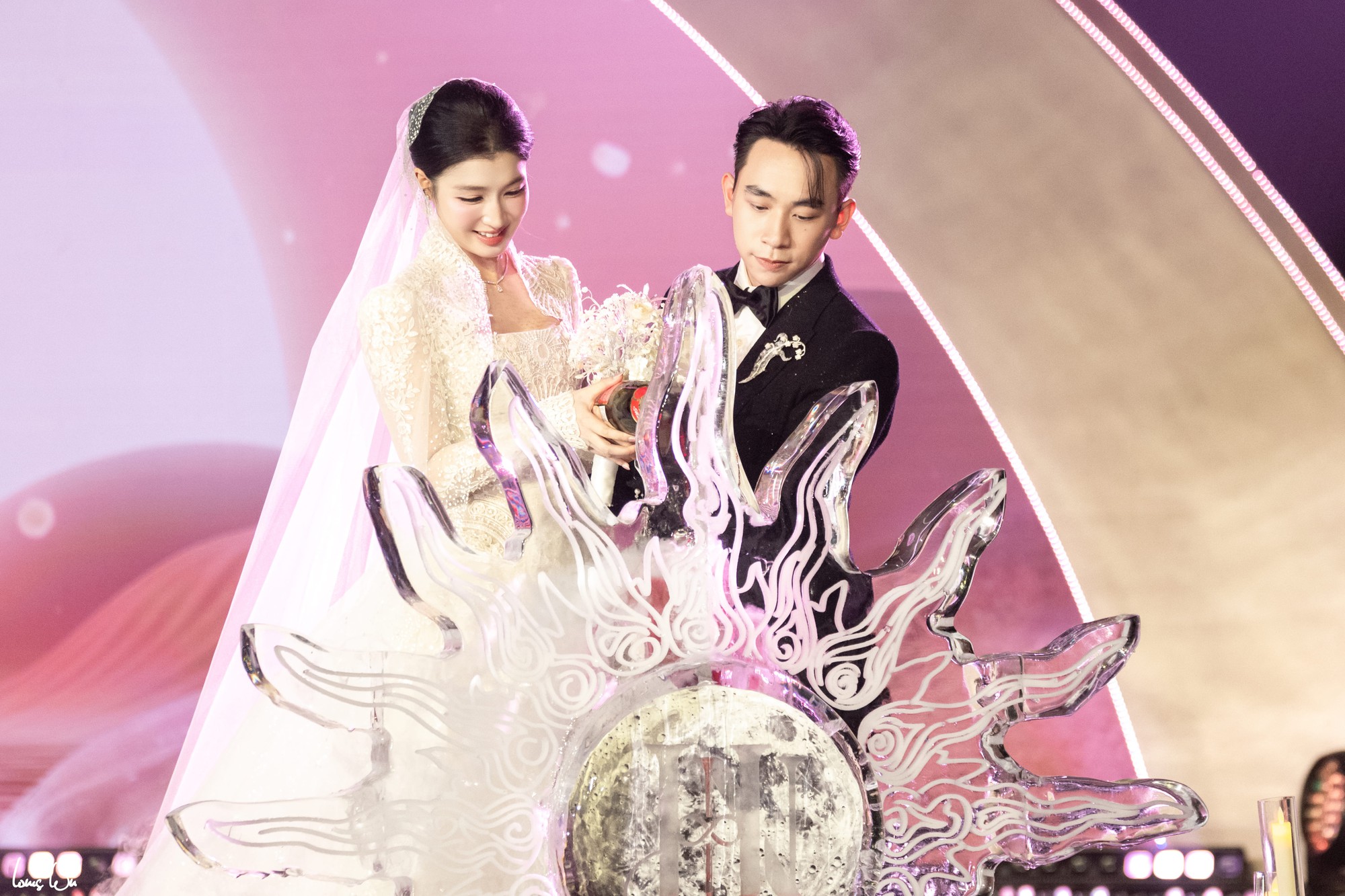 H&eacute; lộ d&agrave;n xe d&acirc;u độc bản trong đ&aacute;m cưới của năm Minh Ho&agrave;ng - Phương Nhi- Ảnh 9.