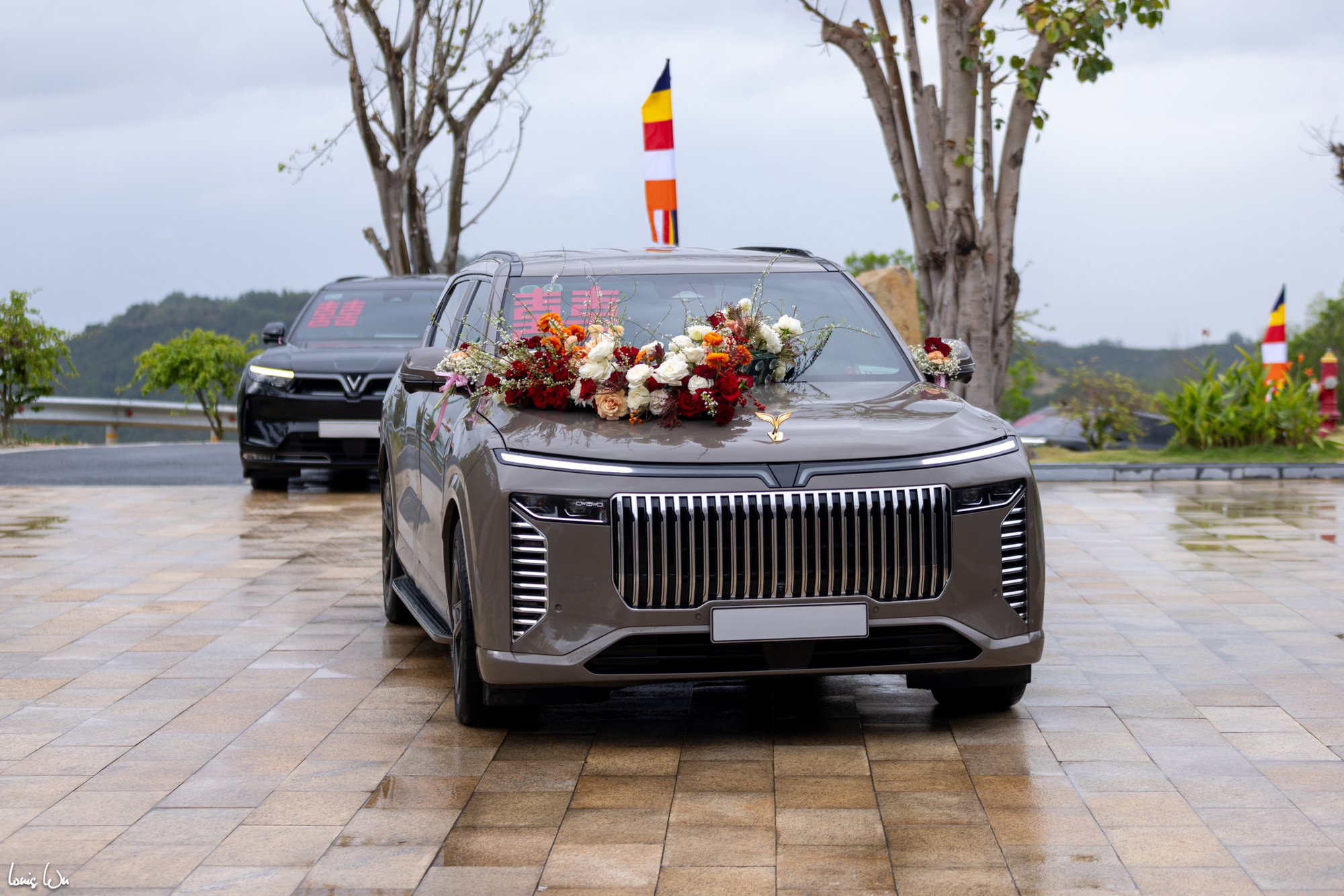 H&eacute; lộ d&agrave;n xe d&acirc;u độc bản trong đ&aacute;m cưới của năm Minh Ho&agrave;ng - Phương Nhi- Ảnh 4.