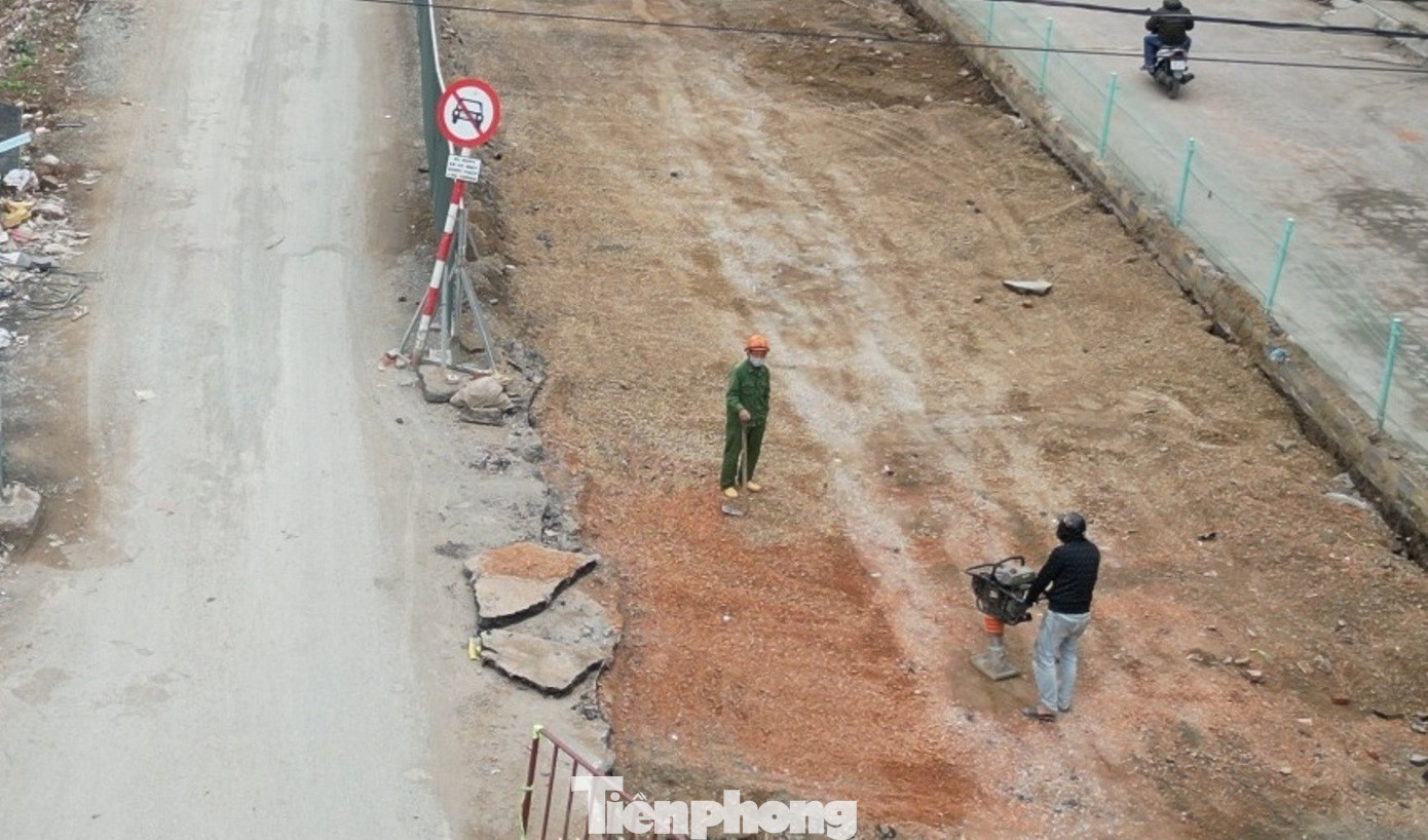 Hiện trạng sửa chữa tuyến đường nhiều 'ổ g&agrave;', '&ocirc; tr&acirc;u' nhất nội th&agrave;nh H&agrave; Nội- Ảnh 5.