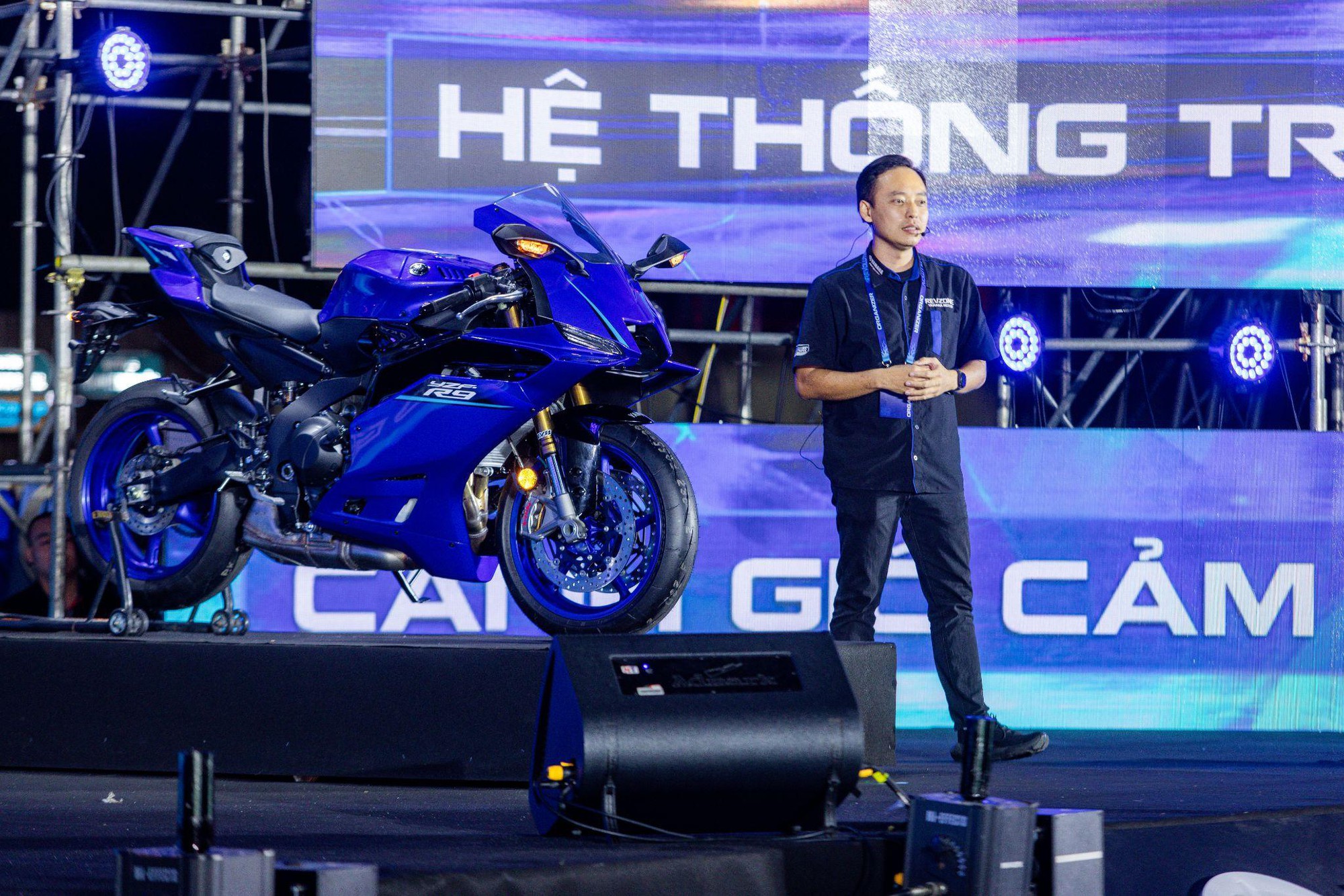 H&agrave;ng trăm biker quy tụ tại ng&agrave;y hội REVolution: YZF-R9 trở th&agrave;nh t&acirc;m điểm, h&eacute; lộ YZF-R1M chuẩn bị về Việt Nam- Ảnh 4.