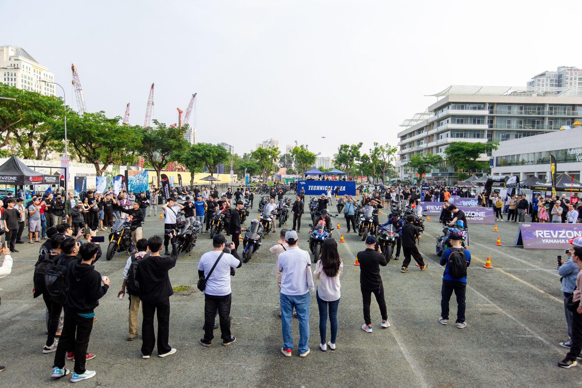 H&agrave;ng trăm biker quy tụ tại ng&agrave;y hội REVolution: YZF-R9 trở th&agrave;nh t&acirc;m điểm, h&eacute; lộ YZF-R1M chuẩn bị về Việt Nam- Ảnh 8.