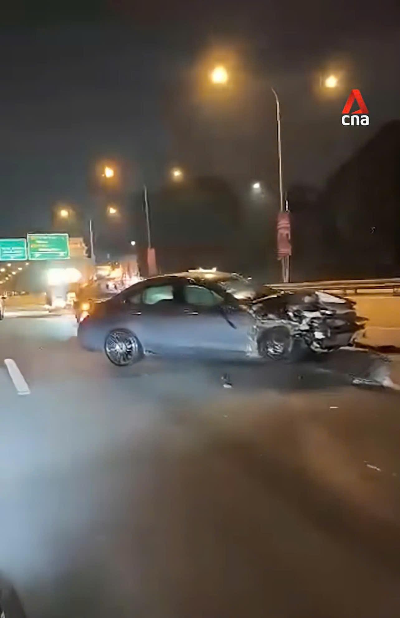 Đứng tr&ecirc;n cao tốc giải quyết sau va chạm nhỏ, nh&oacute;m người bị chiếc Mercedes-Benz lao tr&uacute;ng: 2 người tử vong, 2 người bị thương- Ảnh 2.