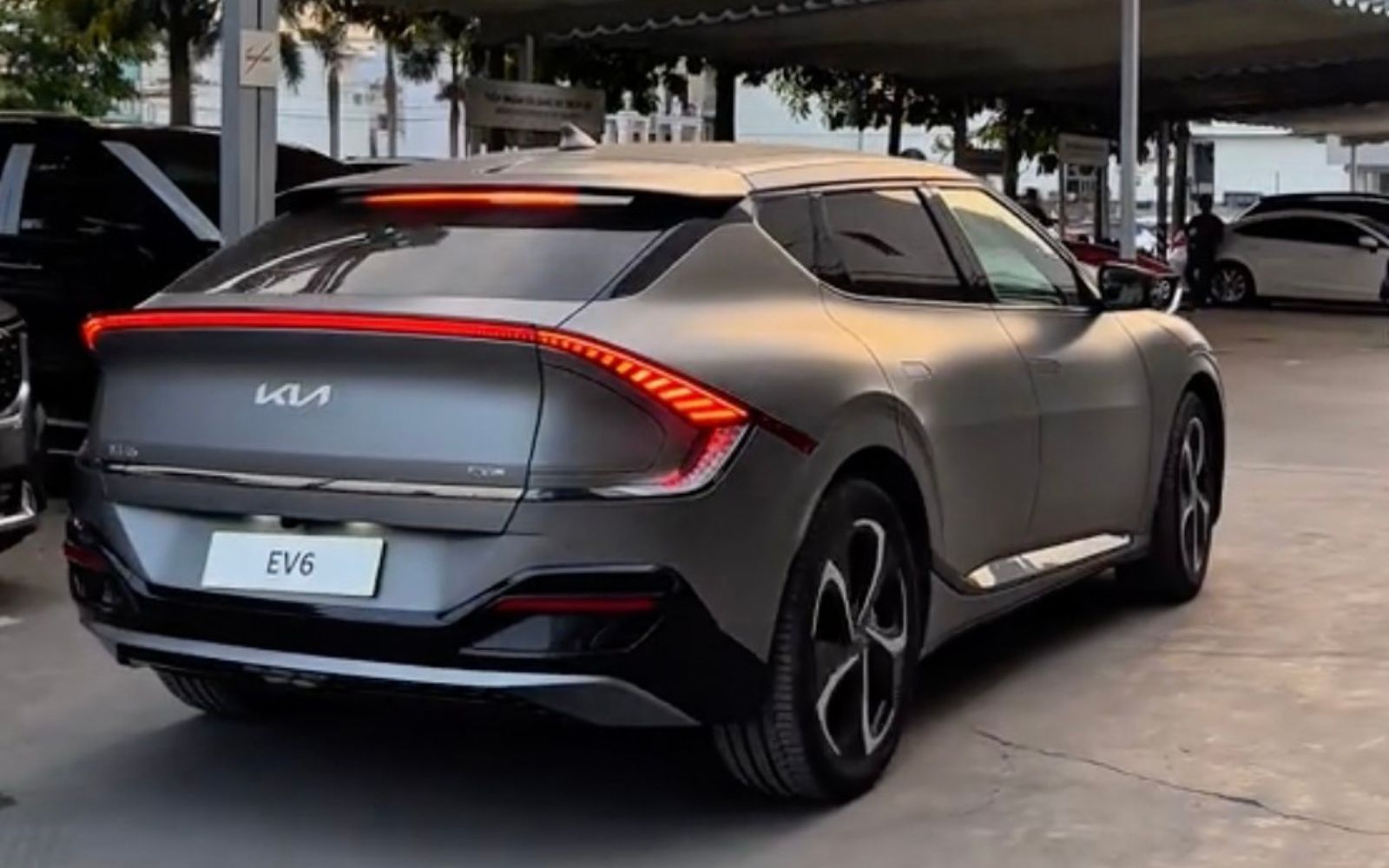 Kia EV6 duy nhất Việt Nam bất ngờ được rao b&aacute;n, gi&aacute; đồn đo&aacute;n hơn 1,6 tỷ đồng- Ảnh 3.