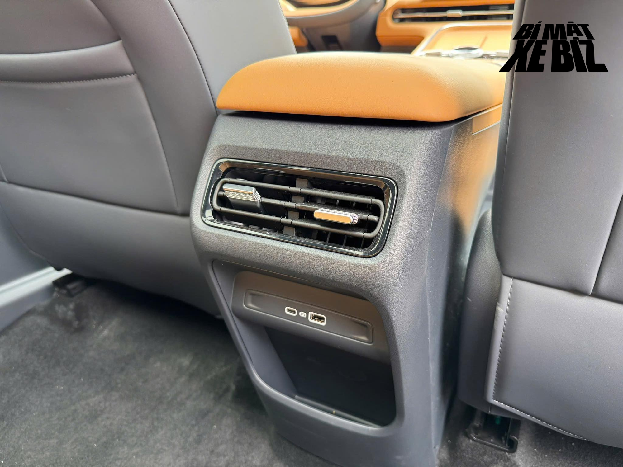 Geely EX5 hybrid đầu ti&ecirc;n về Việt Nam: Gi&aacute; dự kiến 950 triệu đồng, d&agrave;i hơn CR-V, c&oacute; cắm sạc, đầy b&igrave;nh chạy gần 1.600km- Ảnh 15.