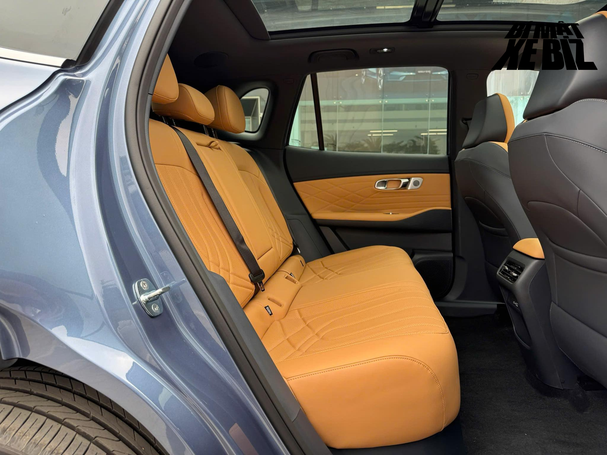 Geely EX5 hybrid đầu ti&ecirc;n về Việt Nam: Gi&aacute; dự kiến 950 triệu đồng, d&agrave;i hơn CR-V, c&oacute; cắm sạc, đầy b&igrave;nh chạy gần 1.600km- Ảnh 13.