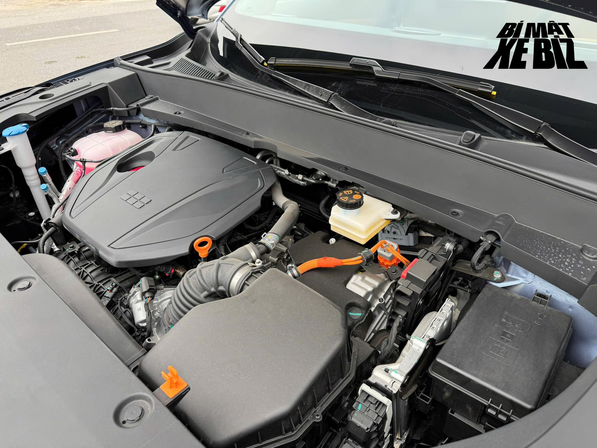 Geely EX5 hybrid đầu ti&ecirc;n về Việt Nam: Gi&aacute; dự kiến 950 triệu đồng, d&agrave;i hơn CR-V, c&oacute; cắm sạc, đầy b&igrave;nh chạy gần 1.600km- Ảnh 9.