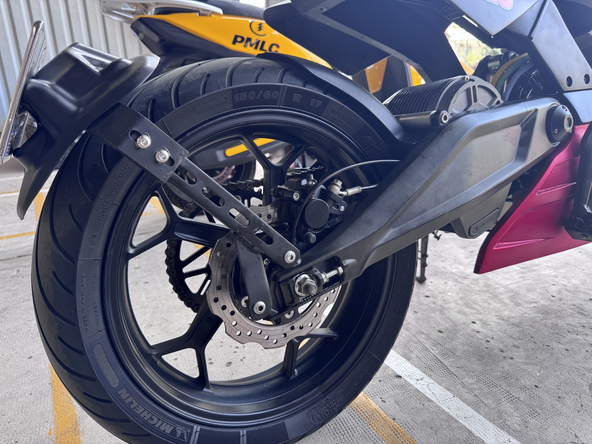 M&ocirc; t&ocirc; điện ph&acirc;n khối lớn lần đầu ti&ecirc;n xuất hiện tại TPHCM- Ảnh 5.