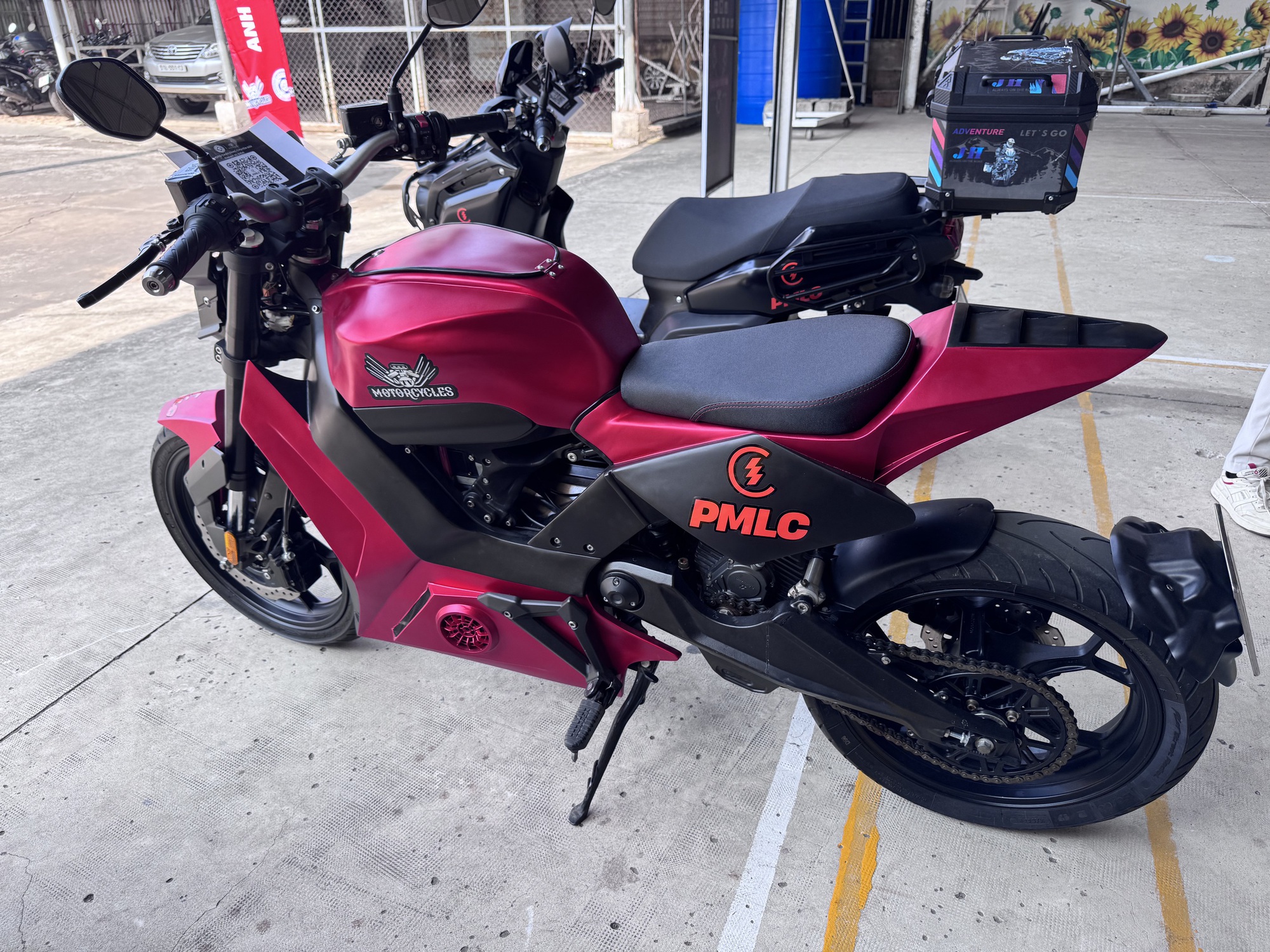 M&ocirc; t&ocirc; điện ph&acirc;n khối lớn lần đầu ti&ecirc;n xuất hiện tại TPHCM- Ảnh 4.