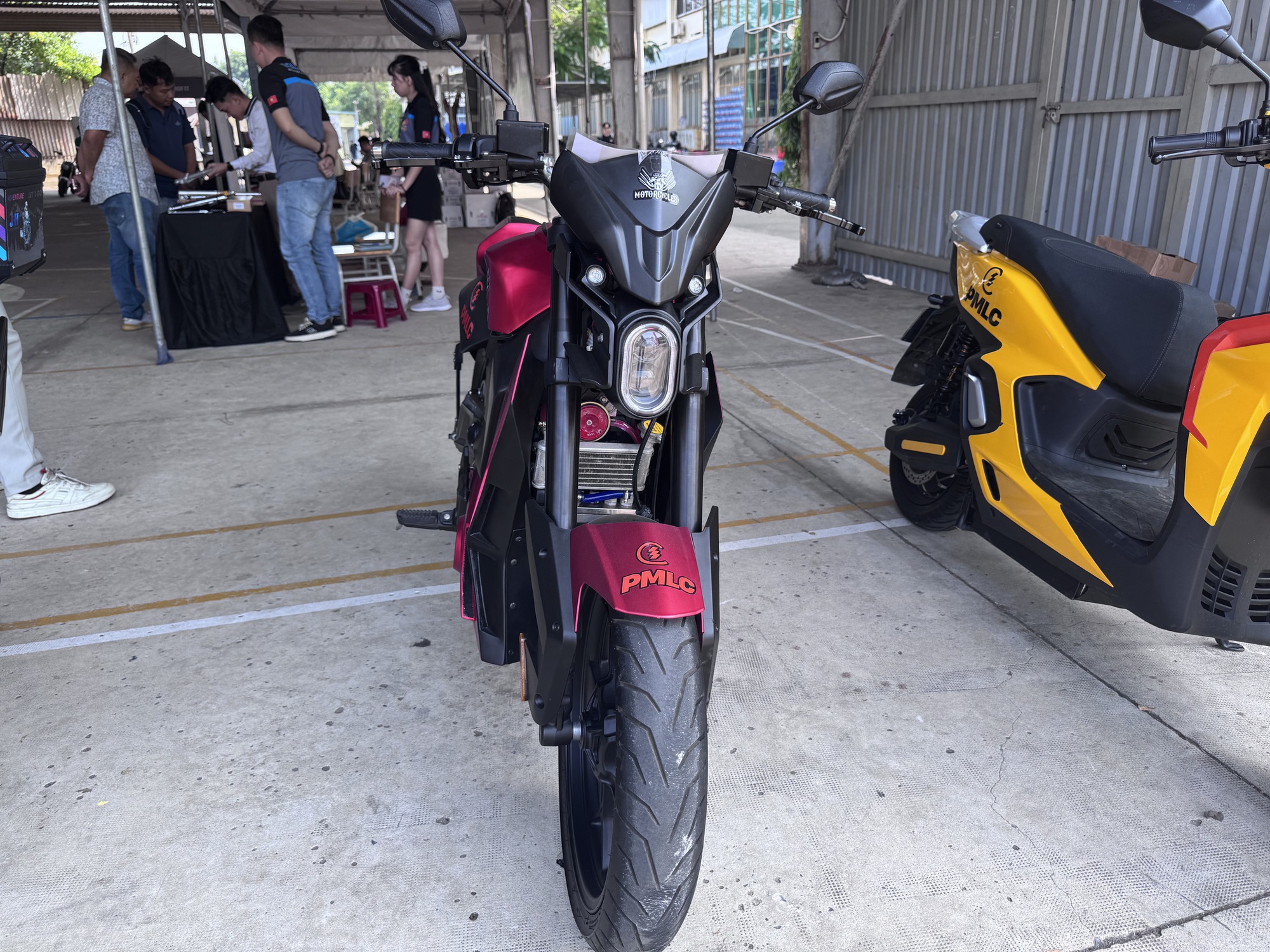 M&ocirc; t&ocirc; điện ph&acirc;n khối lớn lần đầu ti&ecirc;n xuất hiện tại TPHCM- Ảnh 3.