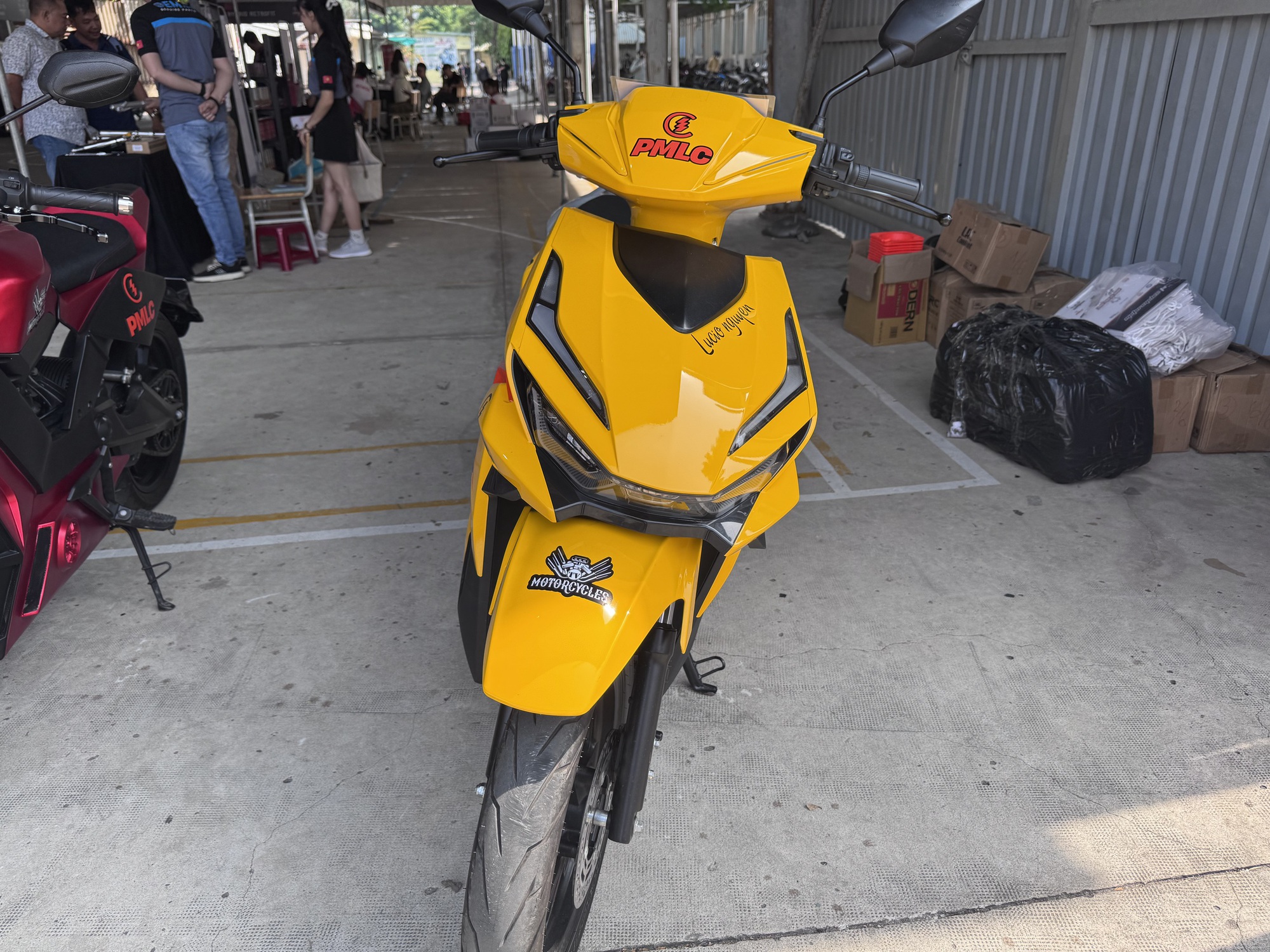 M&ocirc; t&ocirc; điện ph&acirc;n khối lớn lần đầu ti&ecirc;n xuất hiện tại TPHCM- Ảnh 10.