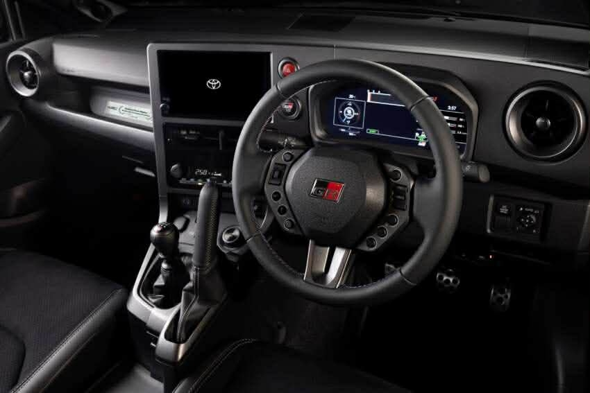 Kh&aacute;m ph&aacute; Toyota GR Yaris Ogier Edition vừa ra mắt, giới hạn 200 xe to&agrave;n cầu- Ảnh 2.