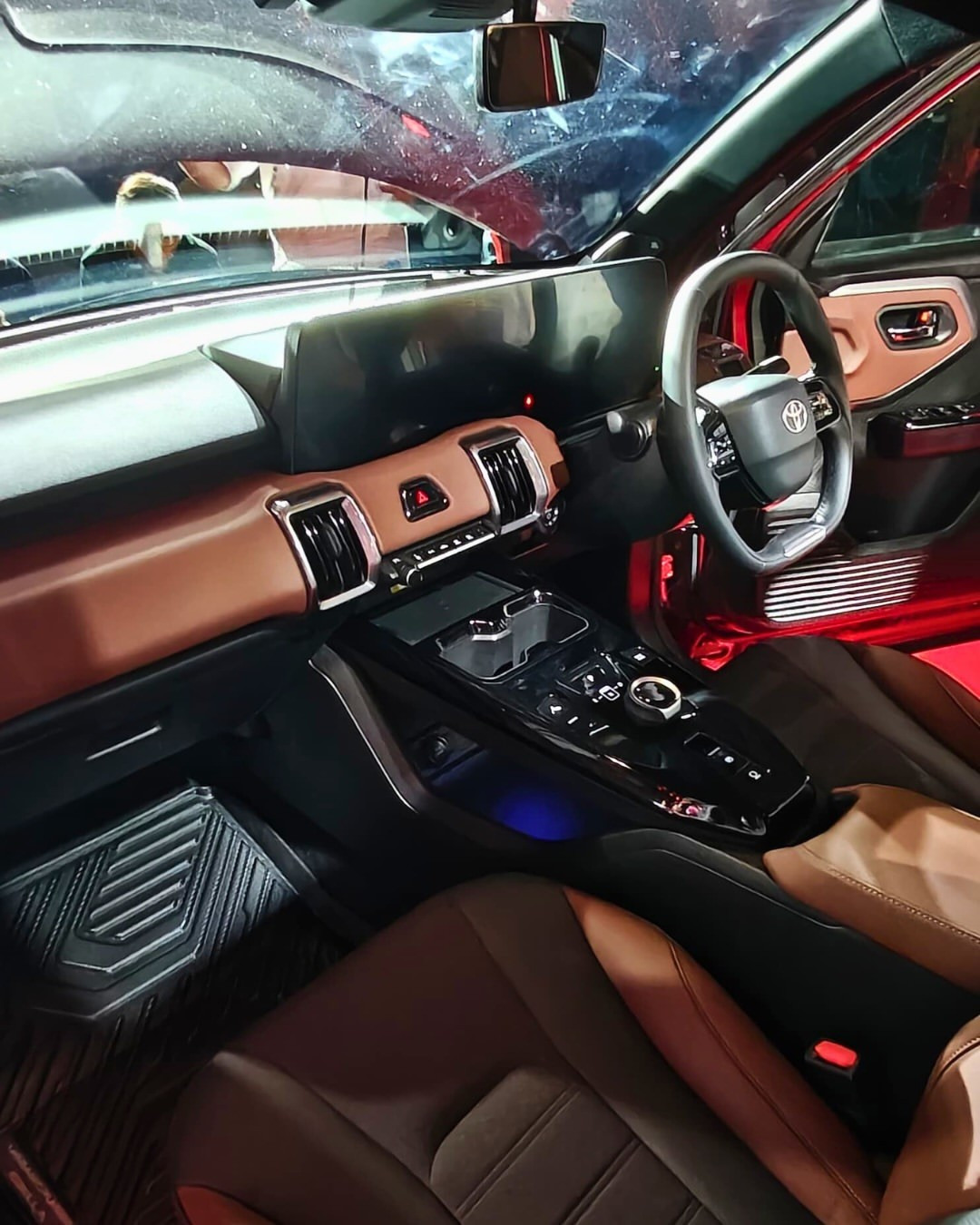 Cận cảnh SUV điện gi&aacute; rẻ của Toyota- Ảnh 4.