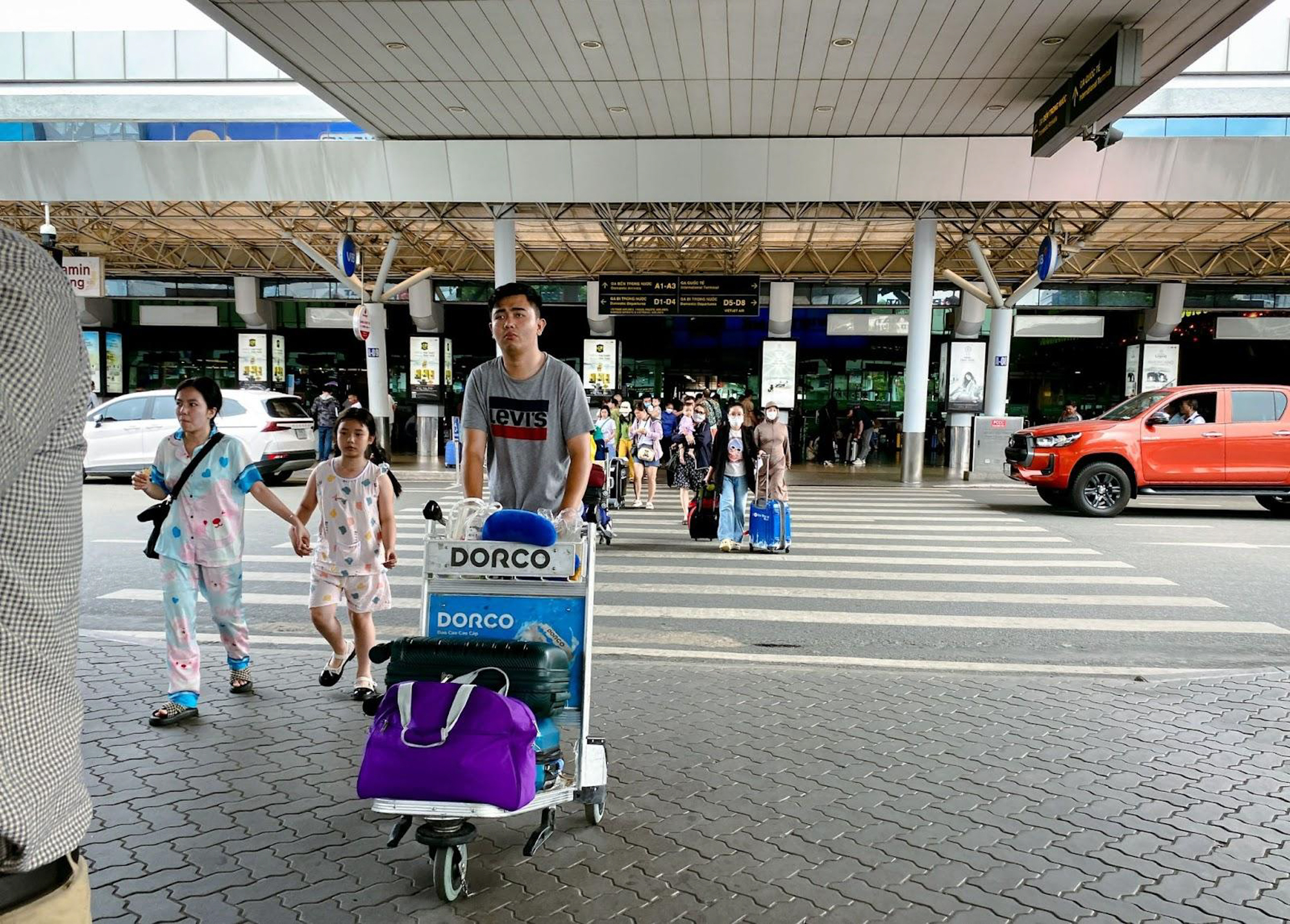 So găng s&acirc;n bay Long Th&agrave;nh với T&acirc;n Sơn Nhất, ga Thủ Thi&ecirc;m v&agrave; ga S&agrave;i G&ograve;n: T&acirc;n binh' cửa ng&otilde; bứt ph&aacute; ngoạn mục- Ảnh 6.