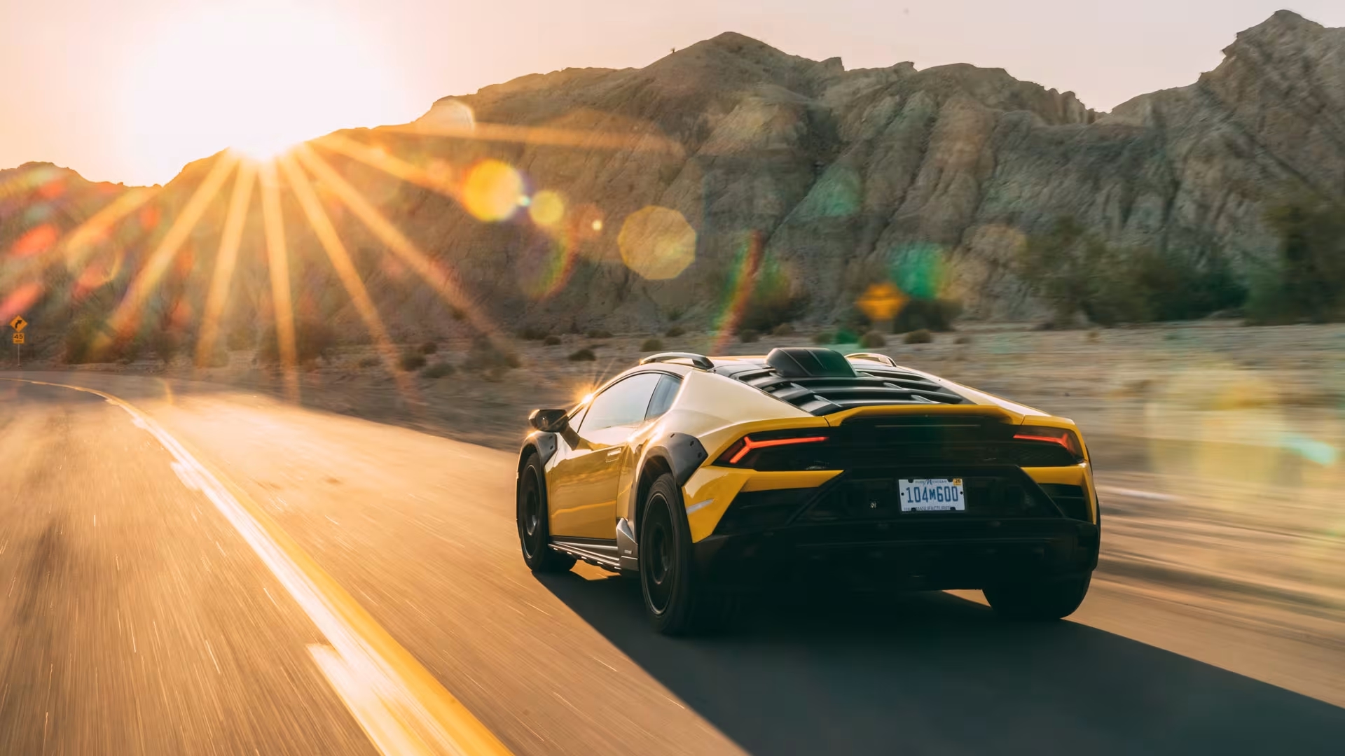 Thế n&agrave;y th&igrave; si&ecirc;u xe gầm thấp cũng offroad được m&agrave; chẳng cần l&agrave;m th&agrave;nh SUV: Ph&aacute;t triển theo c&aacute;ch bất thường để l&agrave;m điều Lamborghini kh&ocirc;ng thể- Ảnh 3.