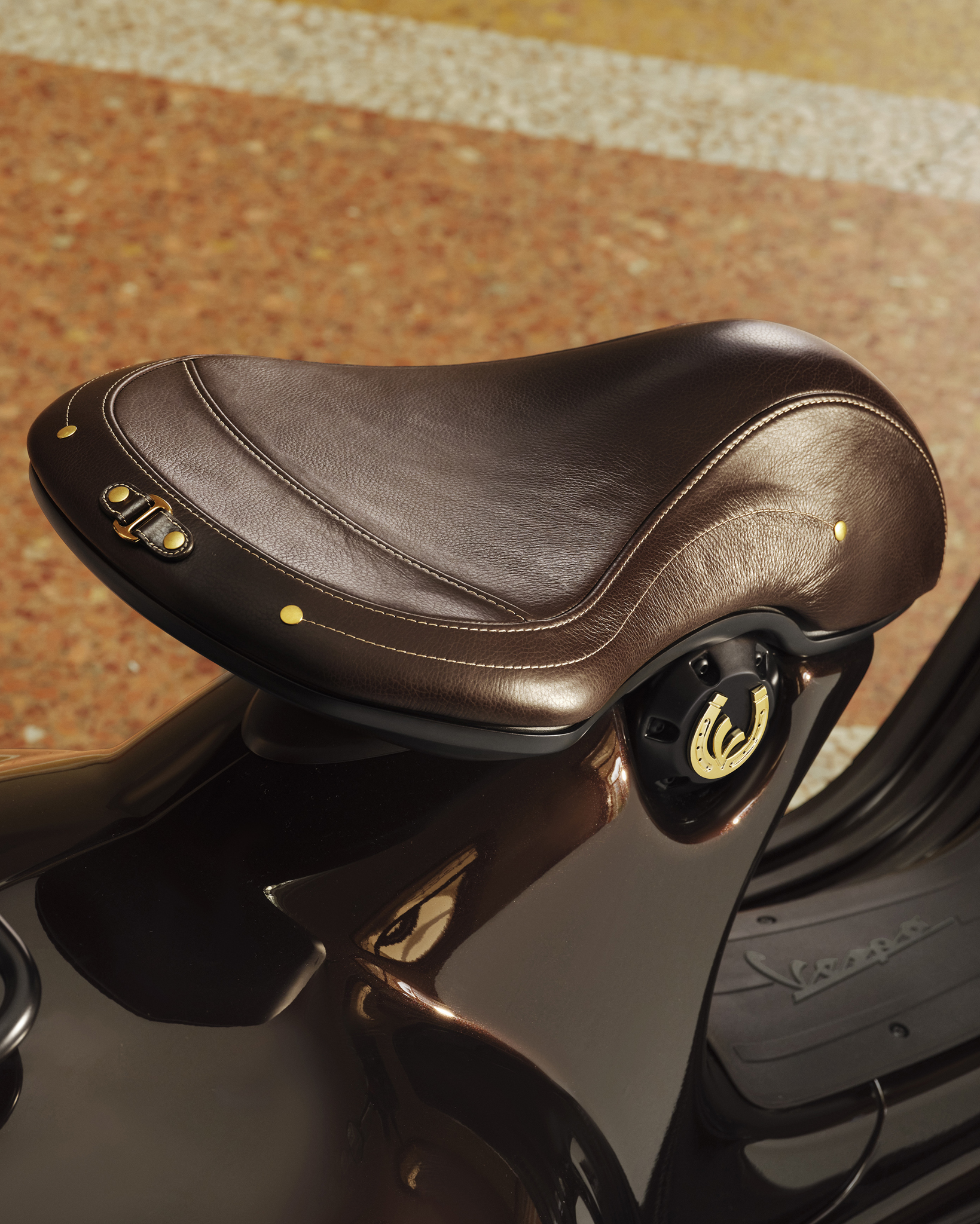 Xem trước Vespa 946 Horse sắp về Việt Nam: Phi&ecirc;n bản giới hạn d&agrave;nh cho người chơi Vespa hệ tuổi ngựa, gi&aacute; về Việt Nam dễ rơi tầm nửa tỷ- Ảnh 12.