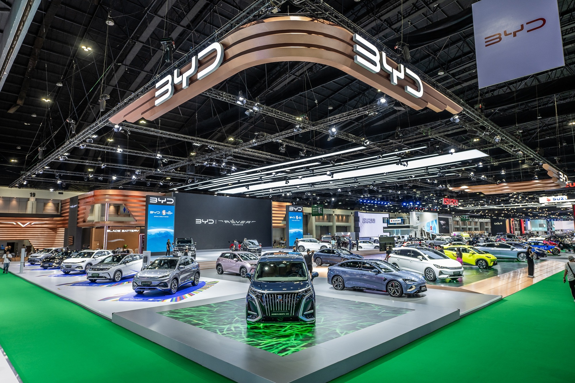 &Ocirc; t&ocirc; Trung Quốc sau 1 năm 'đổ bộ' tổng lực v&agrave;o Việt Nam: H&atilde;ng n&agrave;o b&aacute;n chạy nhất - h&atilde;ng n&agrave;o phải 'khăn g&oacute;i' rời thị trường?- Ảnh 2.