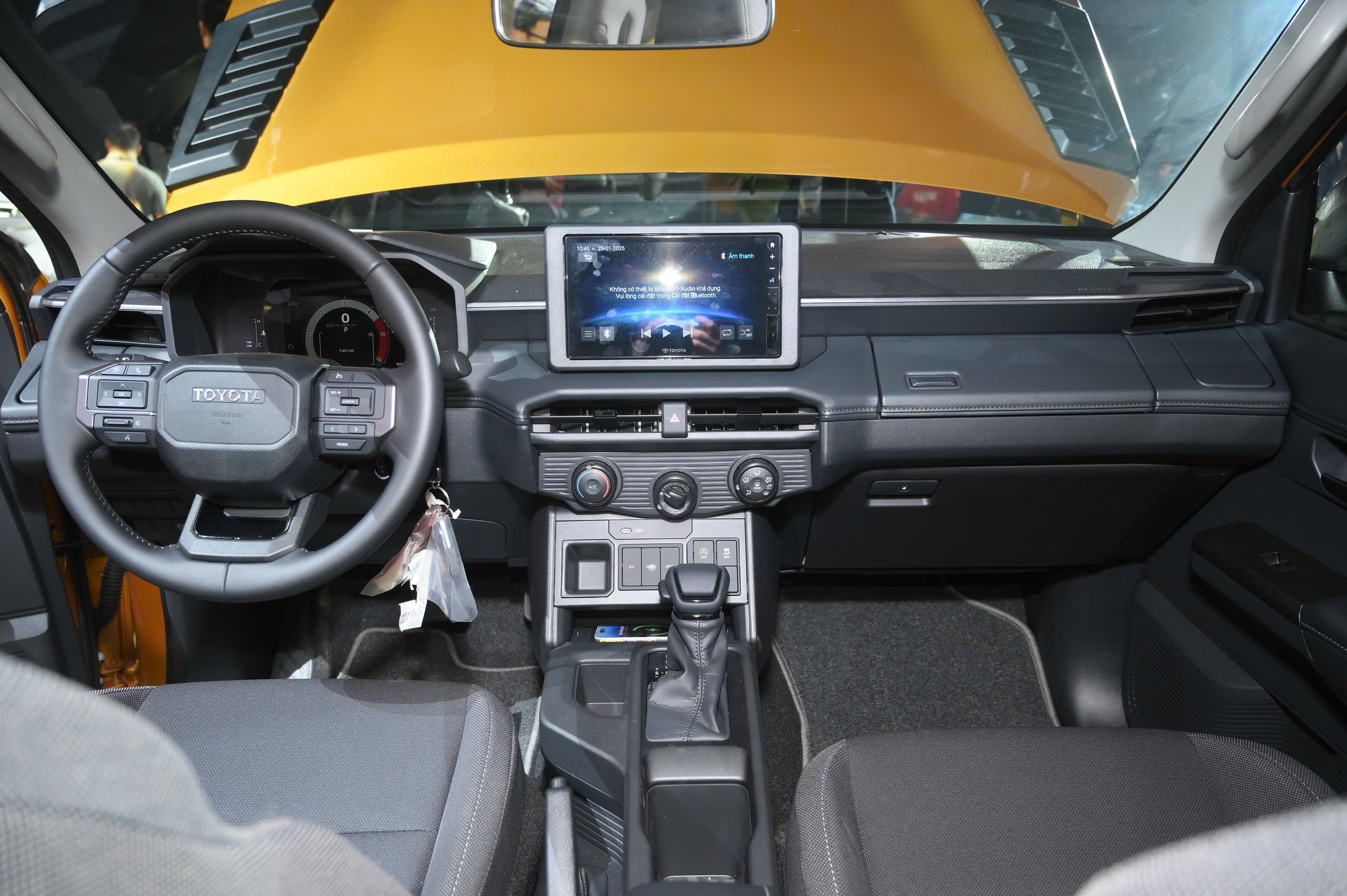 Soi 3 phi&ecirc;n bản của Toyota Hilux 2026: Ch&ecirc;nh 271 triệu đồng, đ&aacute;nh đổi tiện nghi, vận h&agrave;nh v&agrave; ADAS- Ảnh 3.