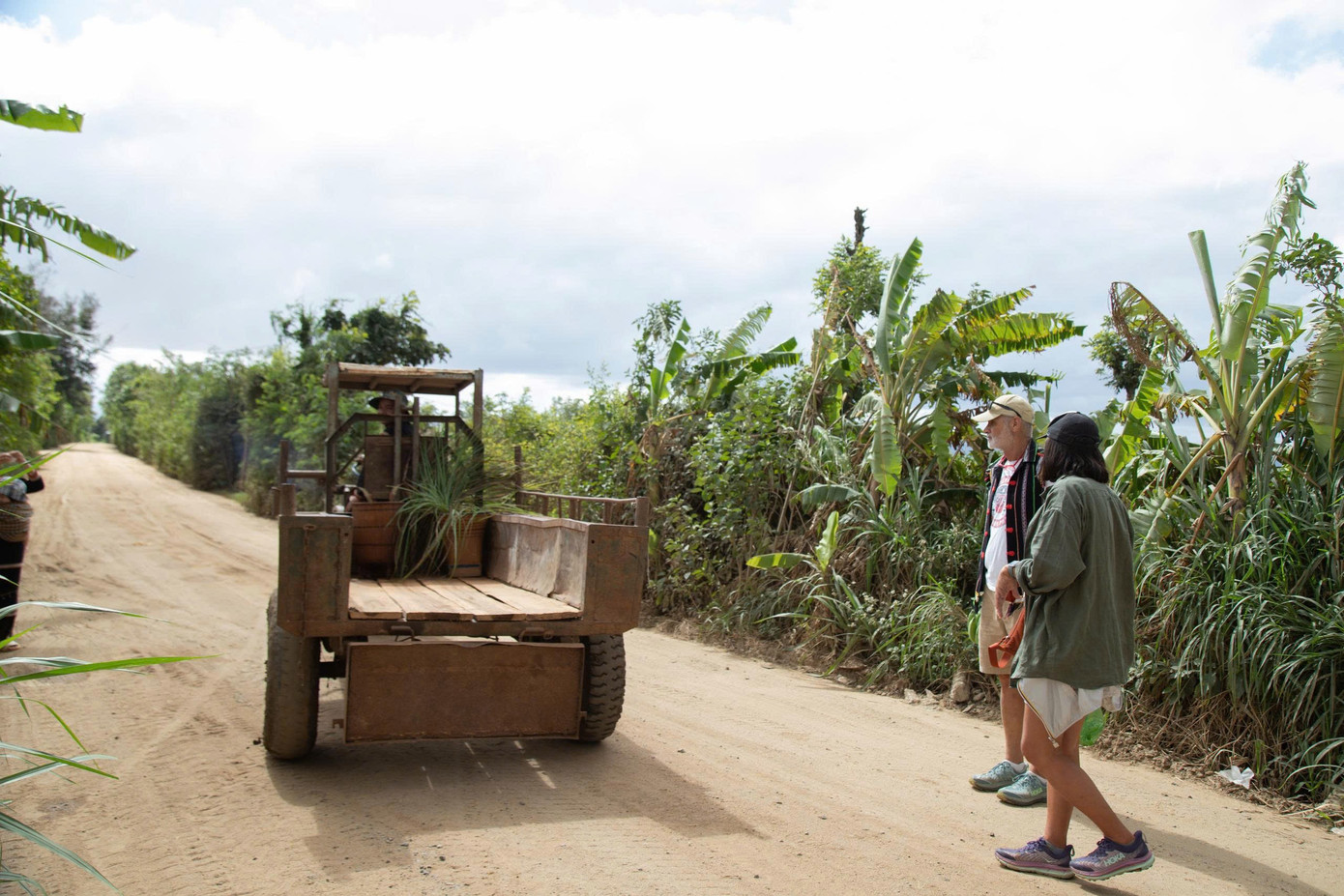 Kh&aacute;ch T&acirc;y m&ecirc; t&iacute;t trải nghiệm l&ecirc;n rẫy bằng xe c&ocirc;ng n&ocirc;ng 'Lamborghini &Ecirc; Đ&ecirc;'- Ảnh 3.