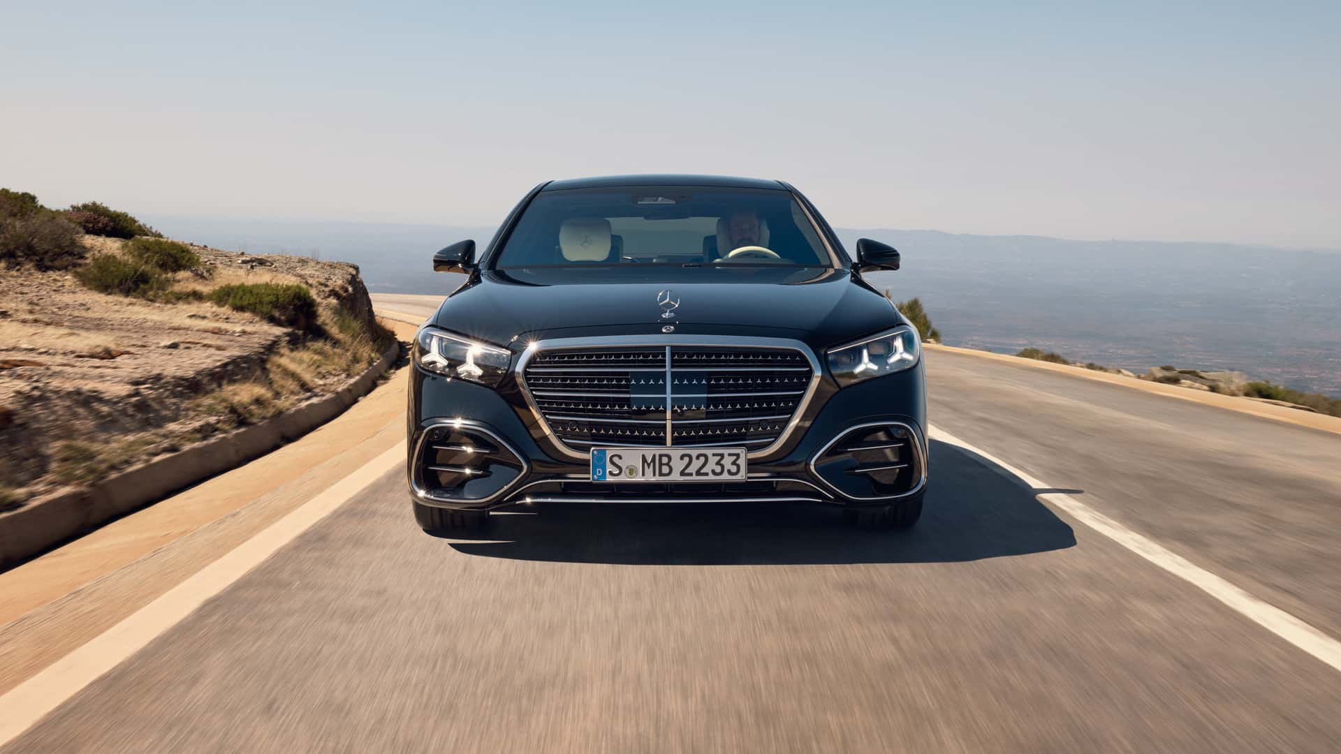 Mercedes-Benz S-Class 2026 ra mắt: Bản facelift nhưng thay hơn 2.700 chi tiết, hệ thống treo tiêu chuẩn cực ‘khôn’- Ảnh 5. Mercedes-Benz S-Class 2026 ra mắt: Bản facelift nhưng thay hơn 2.700 chi tiết, hệ thống treo tiêu chuẩn cực ‘khôn’- Ảnh 5.