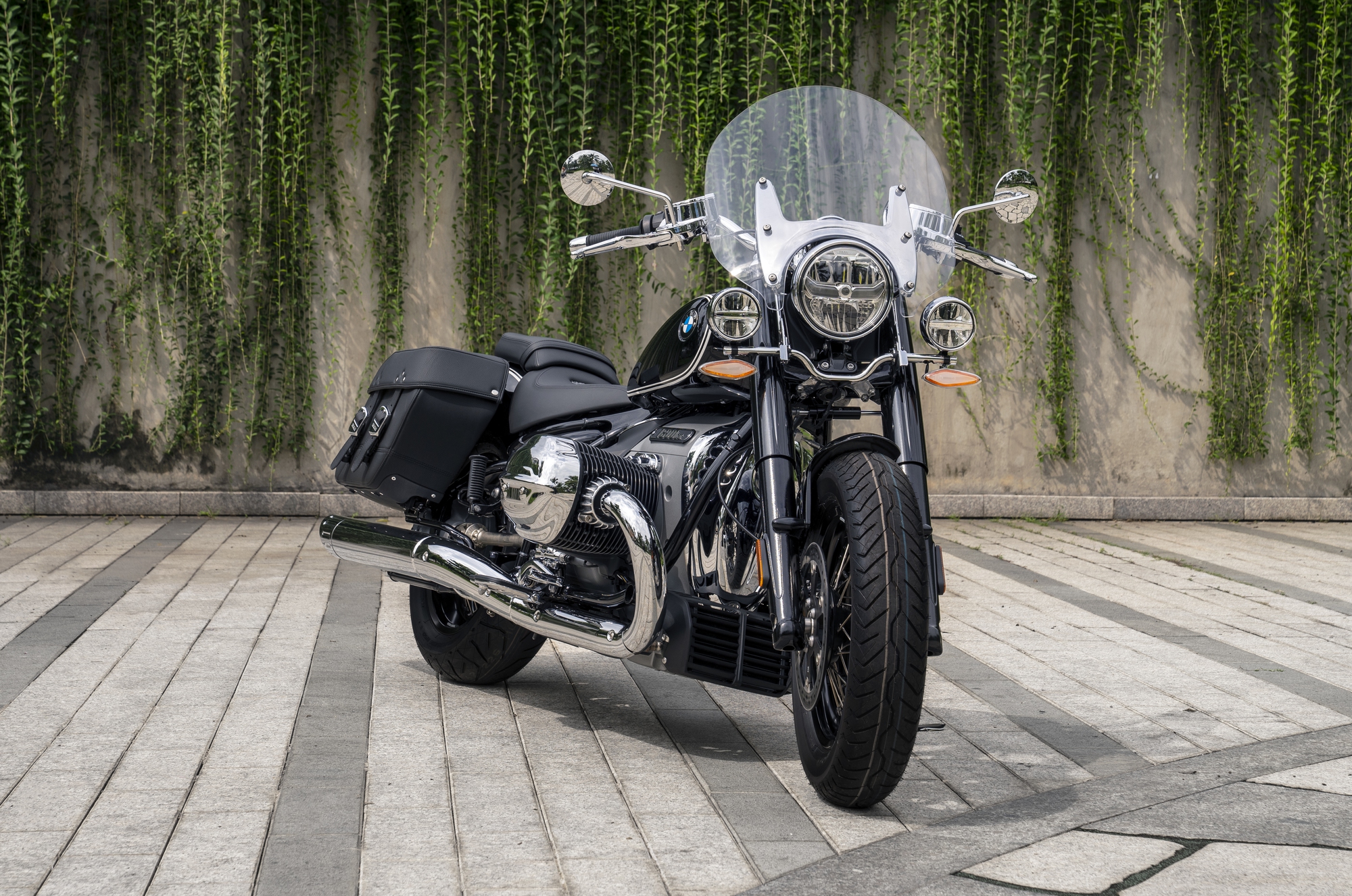 Thị trường m&ocirc; t&ocirc; ph&acirc;n khối lớn s&ocirc;i động dịp Tết, BMW Motorrad ưu đ&atilde;i đến 140 triệu đồng- Ảnh 2.