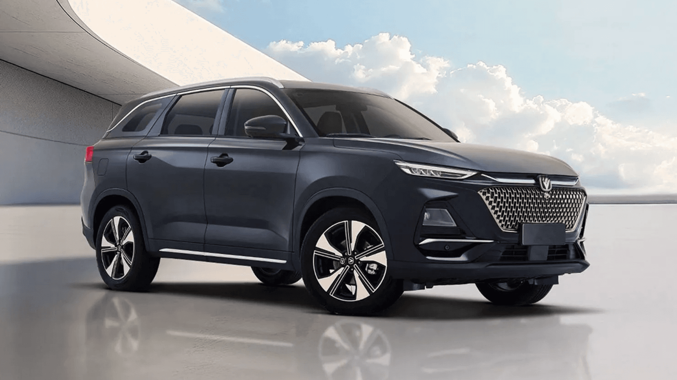 Mẫu SUV lập kỷ lục Guinness với c&uacute; nhảy xa hơn 20m tr&ecirc;n băng- Ảnh 1.