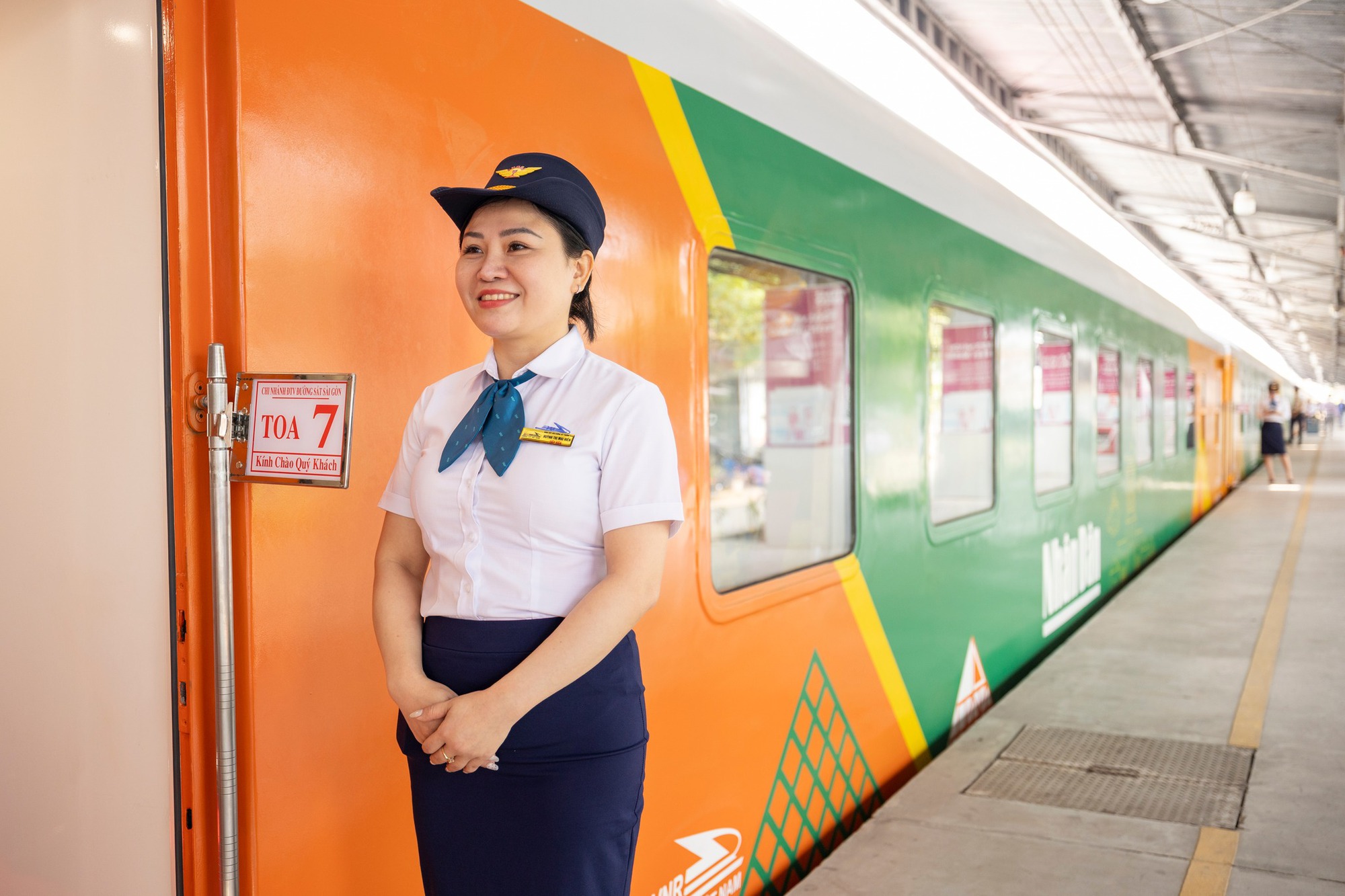 Chuyến tàu mới nhất của đường sắt Việt Nam: Mới chạy được 1 ngày, không gian trên tàu gây chú ý- Ảnh 5. Chuyến tàu mới nhất của đường sắt Việt Nam: Mới chạy được 1 ngày, không gian trên tàu gây chú ý- Ảnh 5.