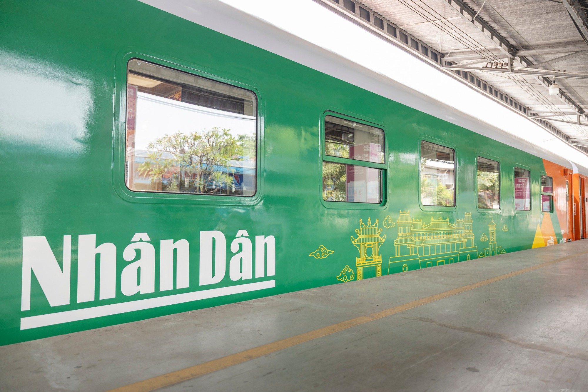 Chuyến tàu mới nhất của đường sắt Việt Nam: Mới chạy được 1 ngày, không gian trên tàu gây chú ý- Ảnh 3. Chuyến tàu mới nhất của đường sắt Việt Nam: Mới chạy được 1 ngày, không gian trên tàu gây chú ý- Ảnh 3.