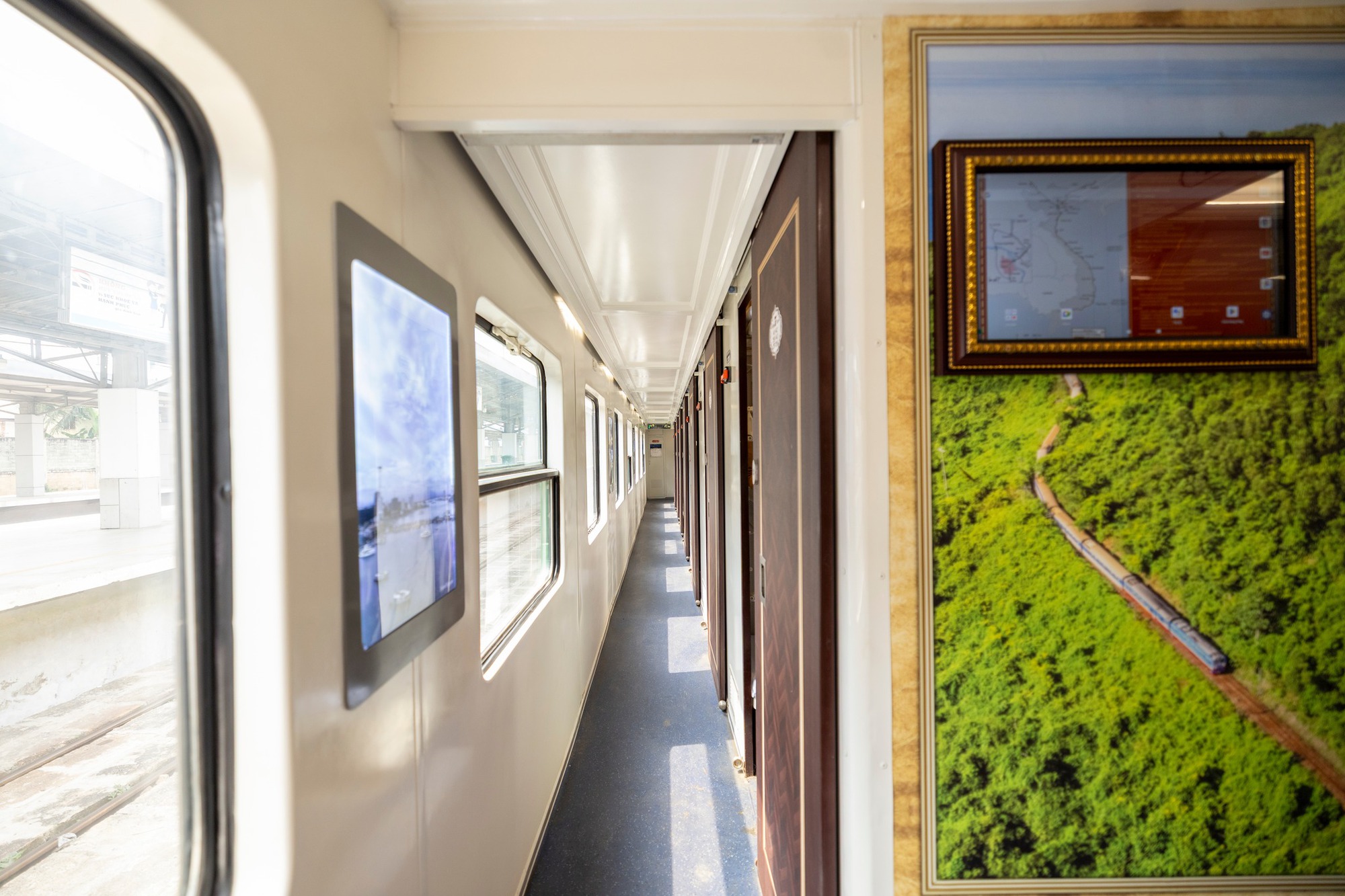 Chuyến tàu mới nhất của đường sắt Việt Nam: Mới chạy được 1 ngày, không gian trên tàu gây chú ý- Ảnh 10. Chuyến tàu mới nhất của đường sắt Việt Nam: Mới chạy được 1 ngày, không gian trên tàu gây chú ý- Ảnh 10.