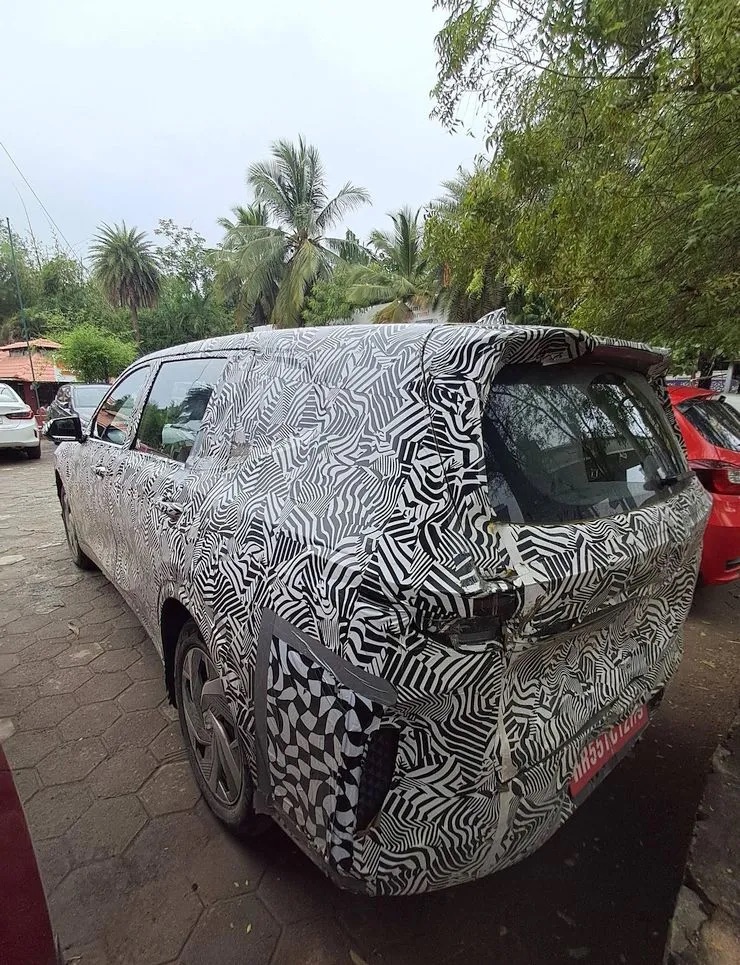 VinFast Limo Green tiếp tục lộ diện xuất ngoại với tay l&aacute;i nghịch, dễ ra mắt ngay năm nay- Ảnh 2.