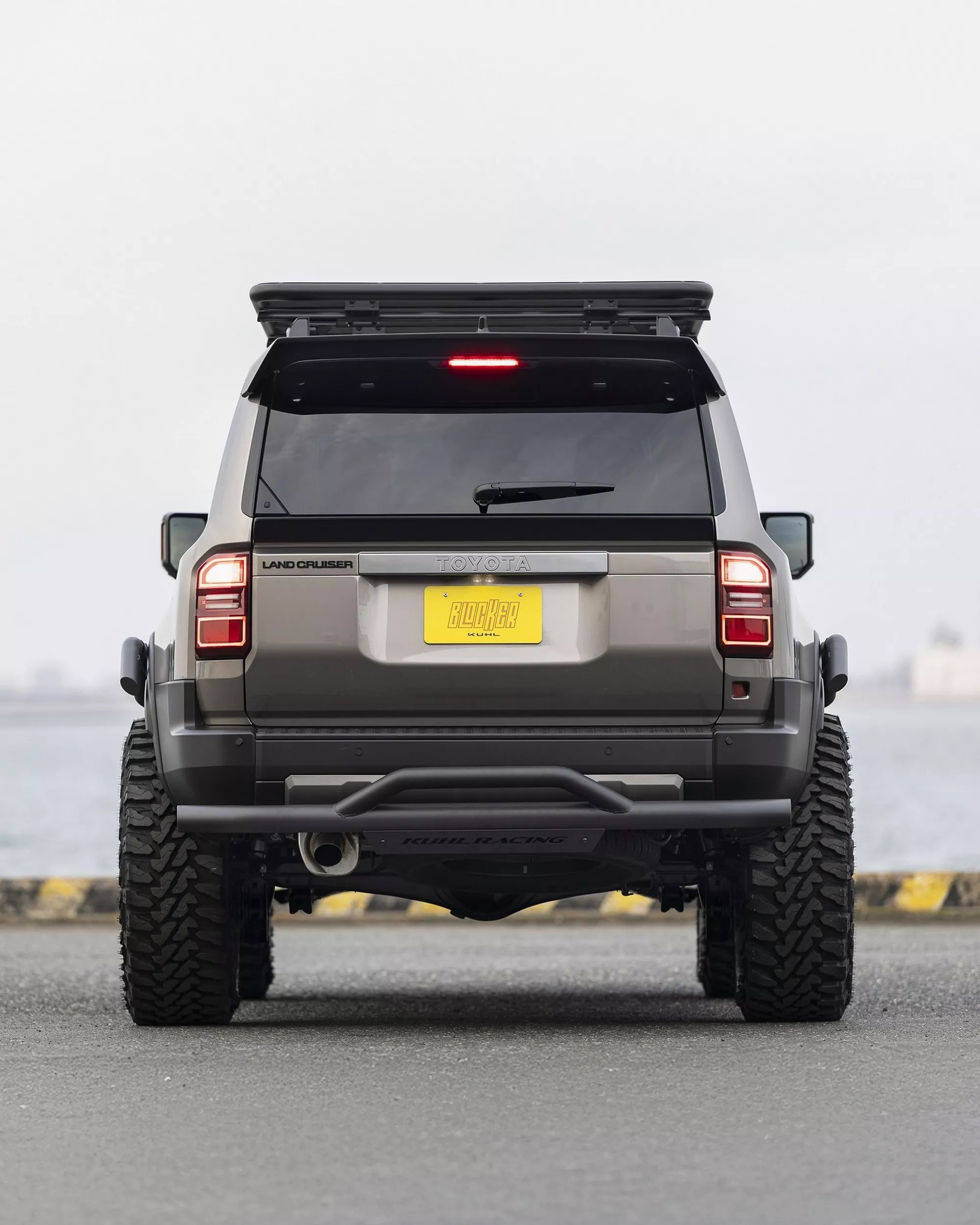 Chủ xe Toyota Land Cruiser Prado tại Việt Nam thích phong cách off-road chất chơi khác biệt có thể tham khảo thêm bản độ này- Ảnh 6. Chủ xe Toyota Land Cruiser Prado tại Việt Nam thích phong cách off-road chất chơi khác biệt có thể tham khảo thêm bản độ này- Ảnh 6.