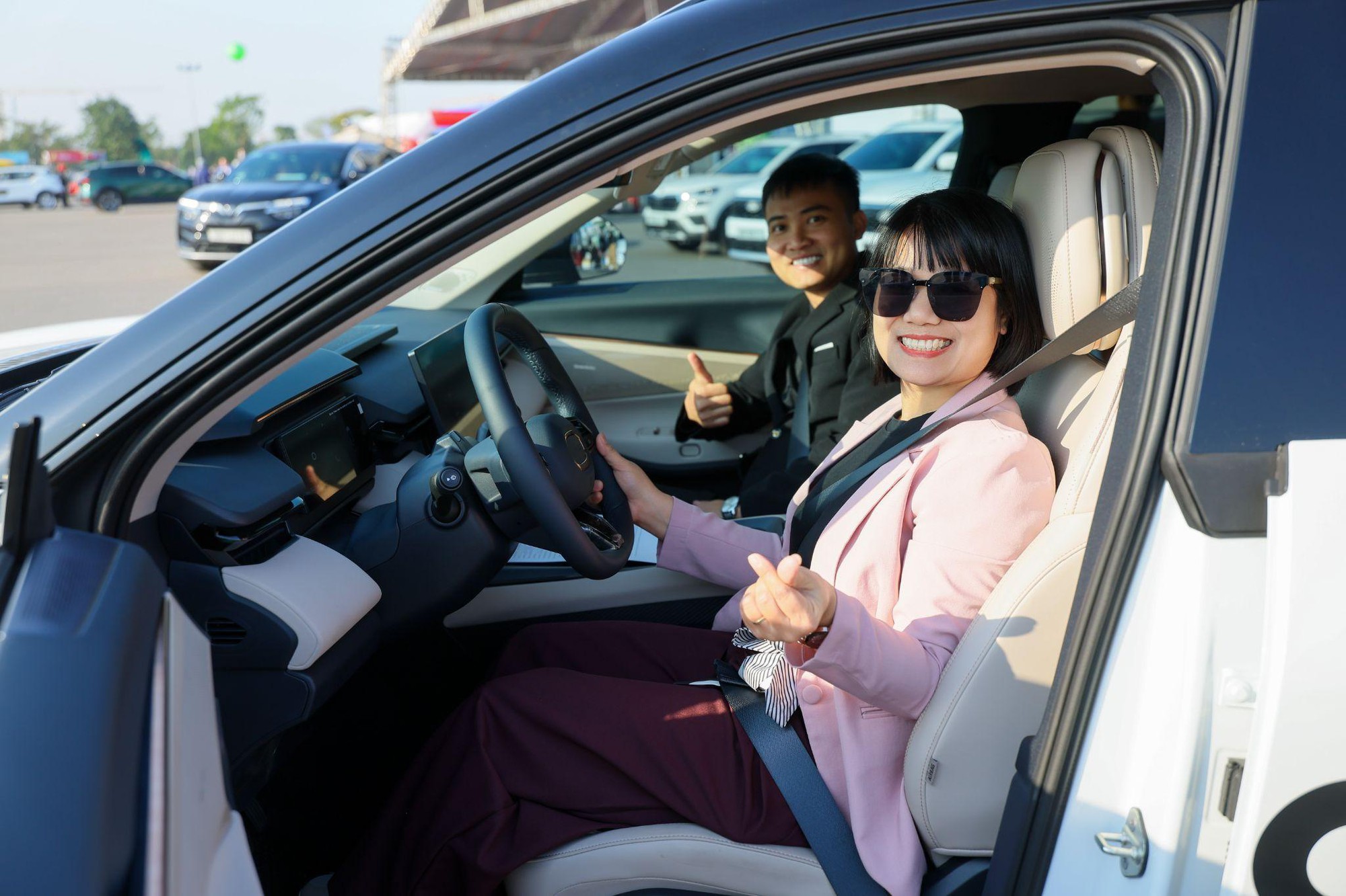 Lynk & Co EM-P Super Hybrid nhận giải &ldquo;C&ocirc;ng nghệ điện ho&aacute; của năm 2025&rdquo;- Ảnh 4.